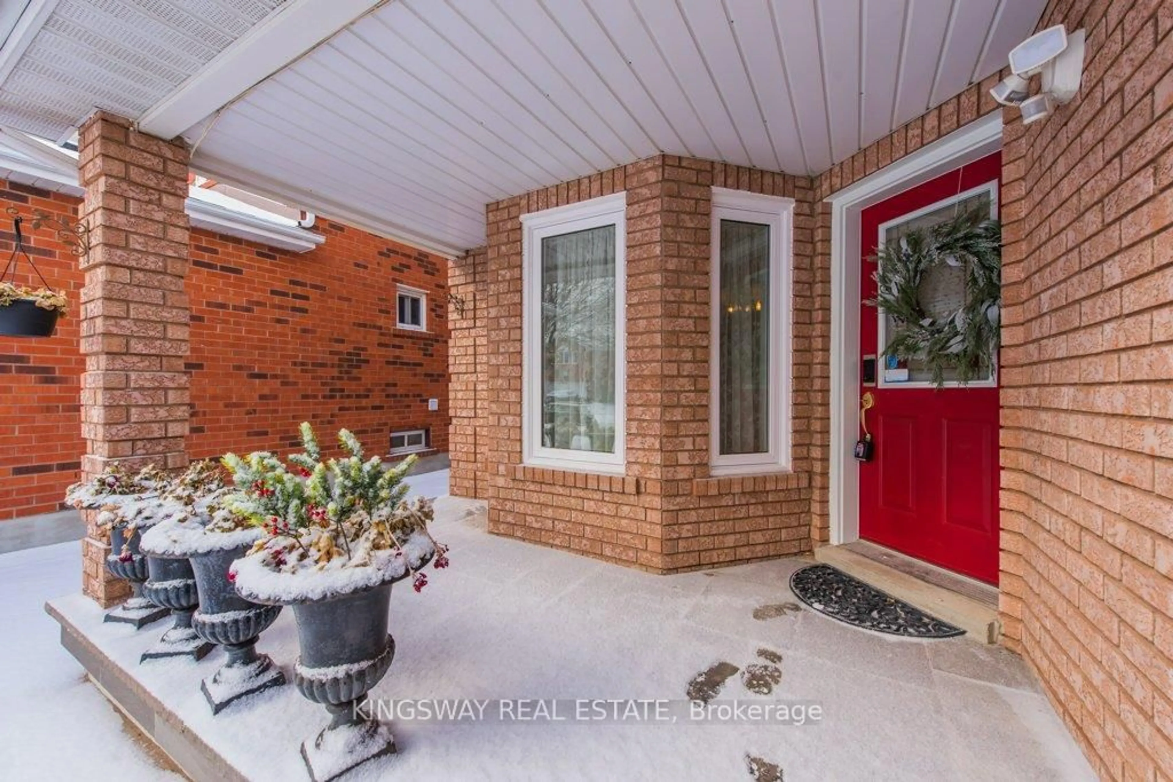 Home with brick exterior material, street for 5607 Shillington Dr, Mississauga Ontario L5R 3N4