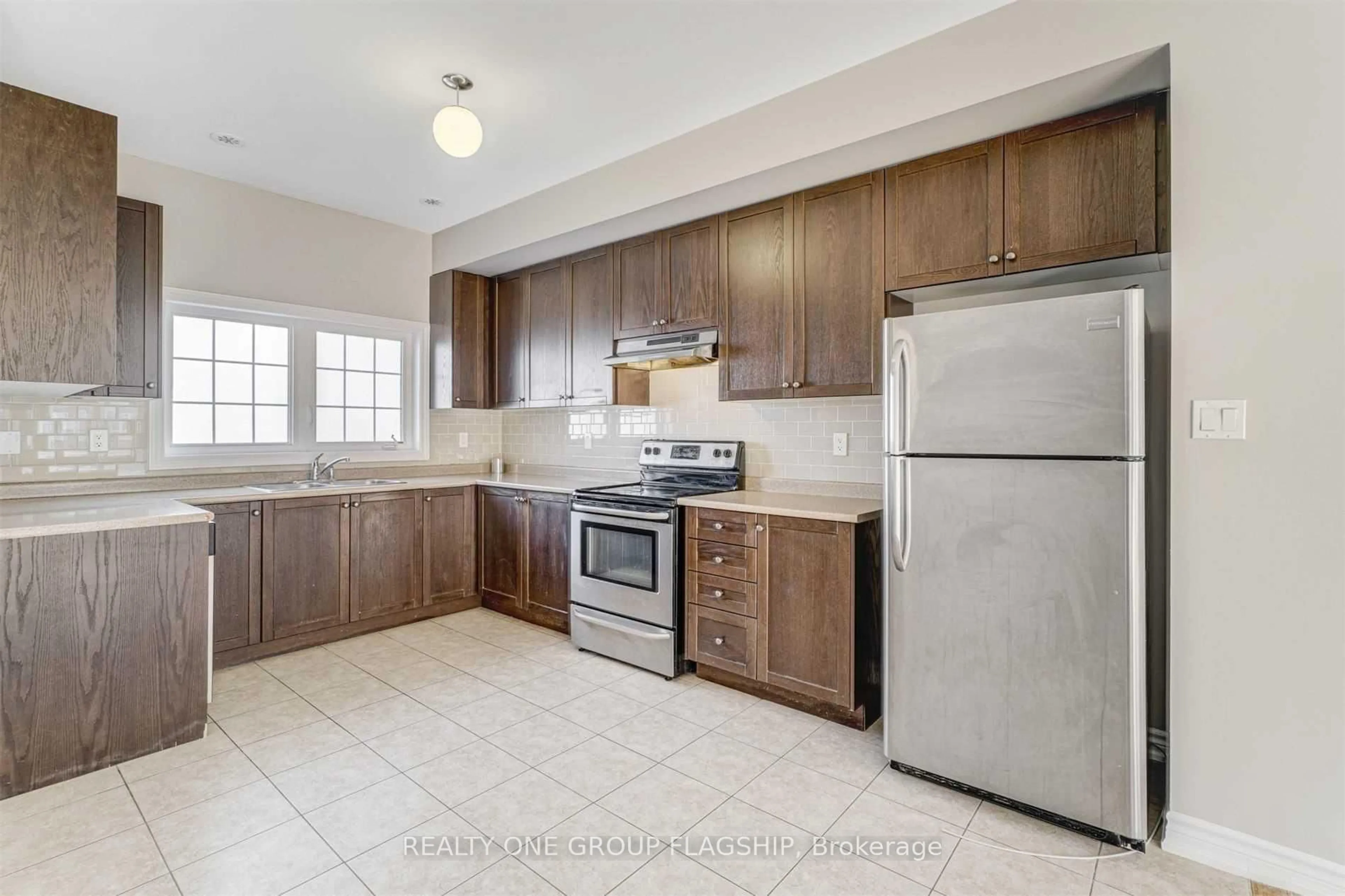 Standard kitchen, ceramic/tile floor for 51 Aspen Hills Rd, Brampton Ontario L6Y 6E4