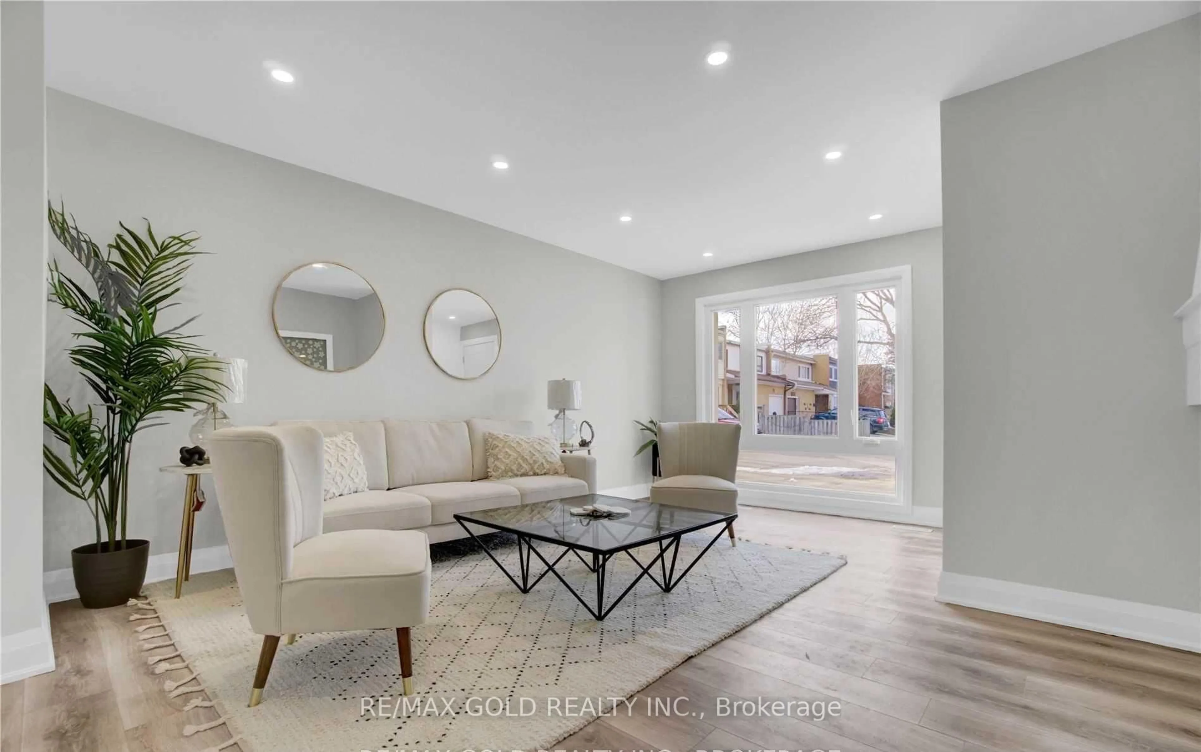 Living room with furniture, unknown for 2404 Maryvale Crt, Burlington Ontario L7P 2P2