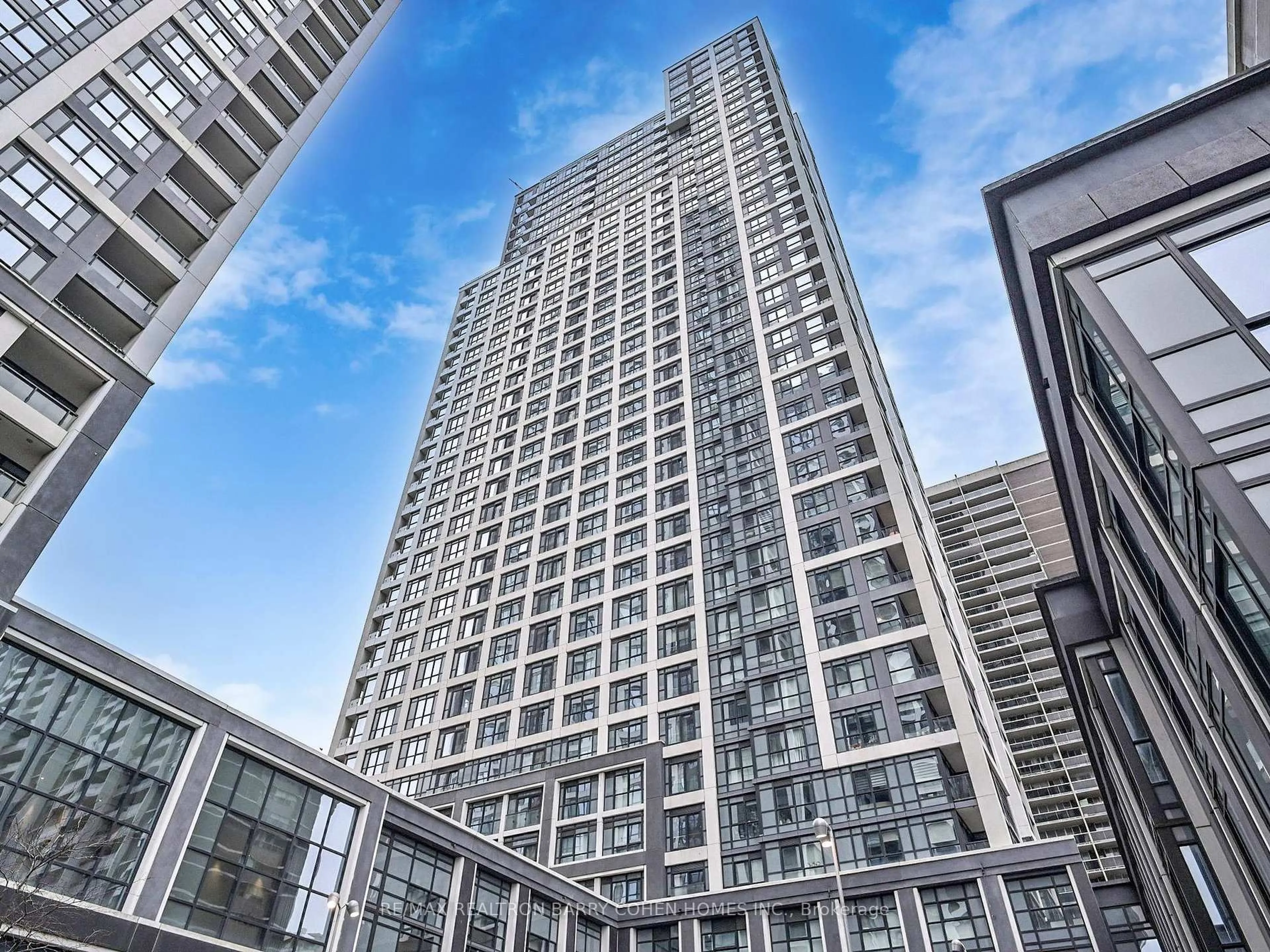 Indoor foyer for 9 Mabelle Ave #1322, Toronto Ontario M9A 0E1