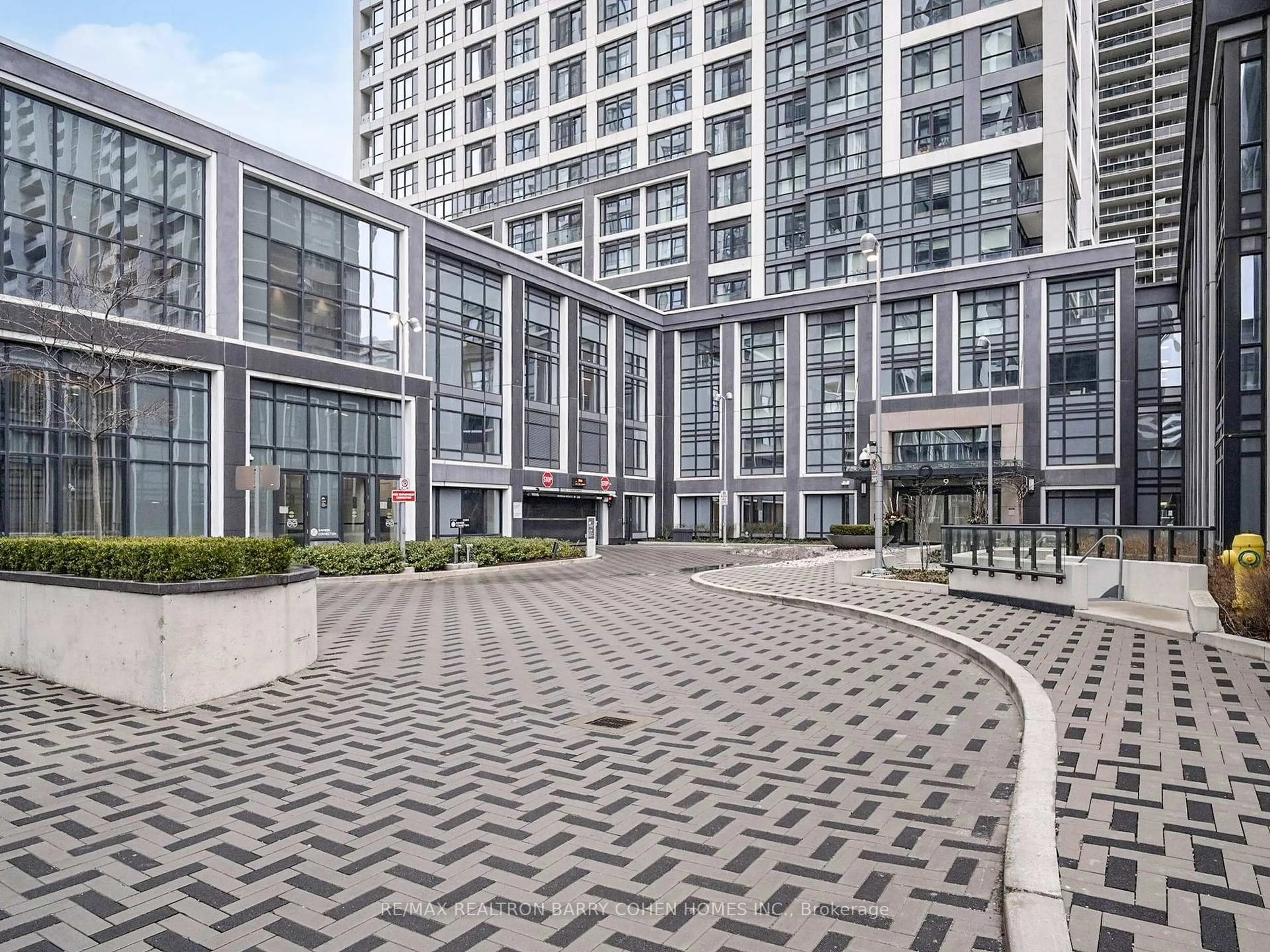 Patio, street for 9 Mabelle Ave #1322, Toronto Ontario M9A 0E1