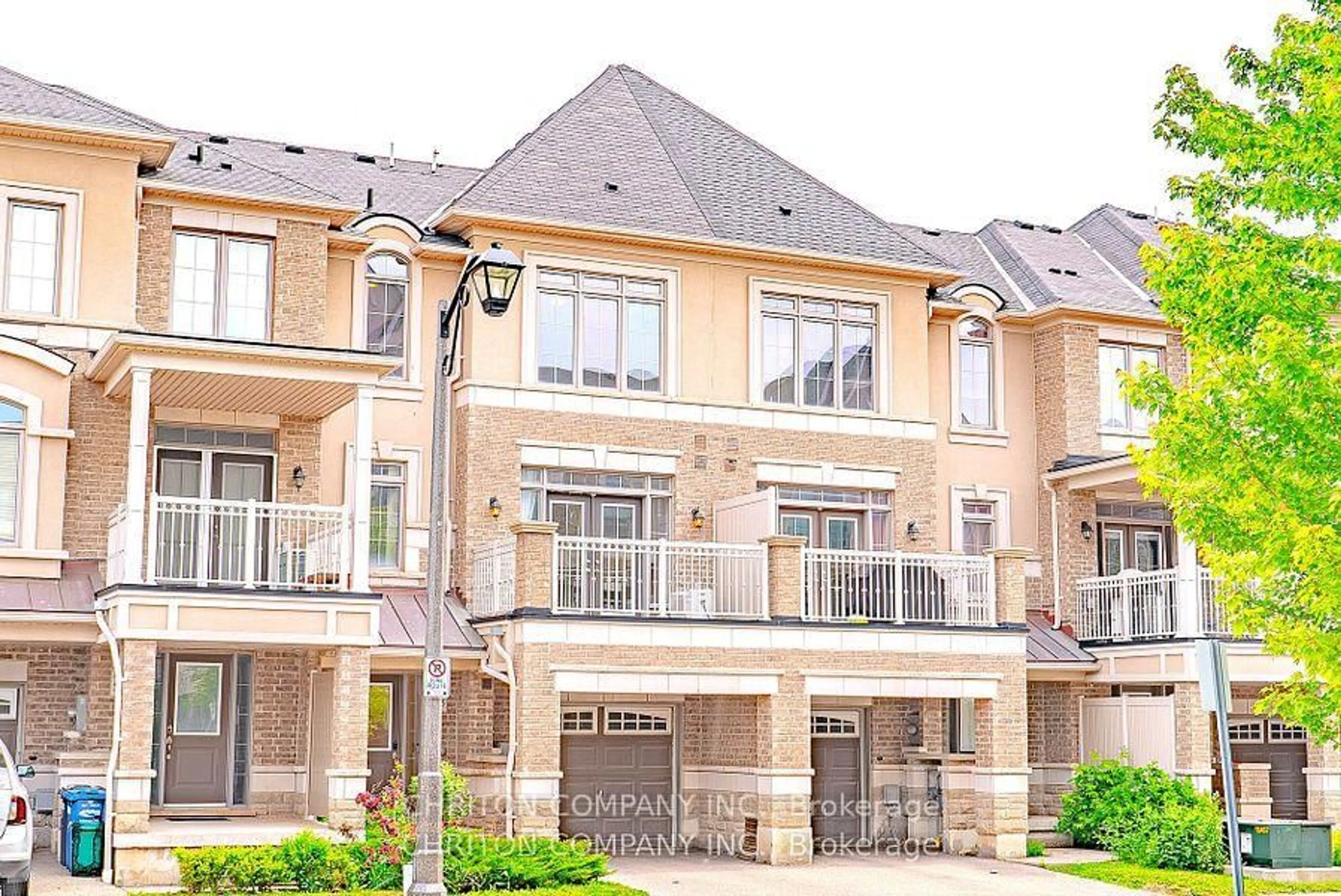 Patio, street for 2435 Greenwich Dr #55, Oakville Ontario L6M 0S4