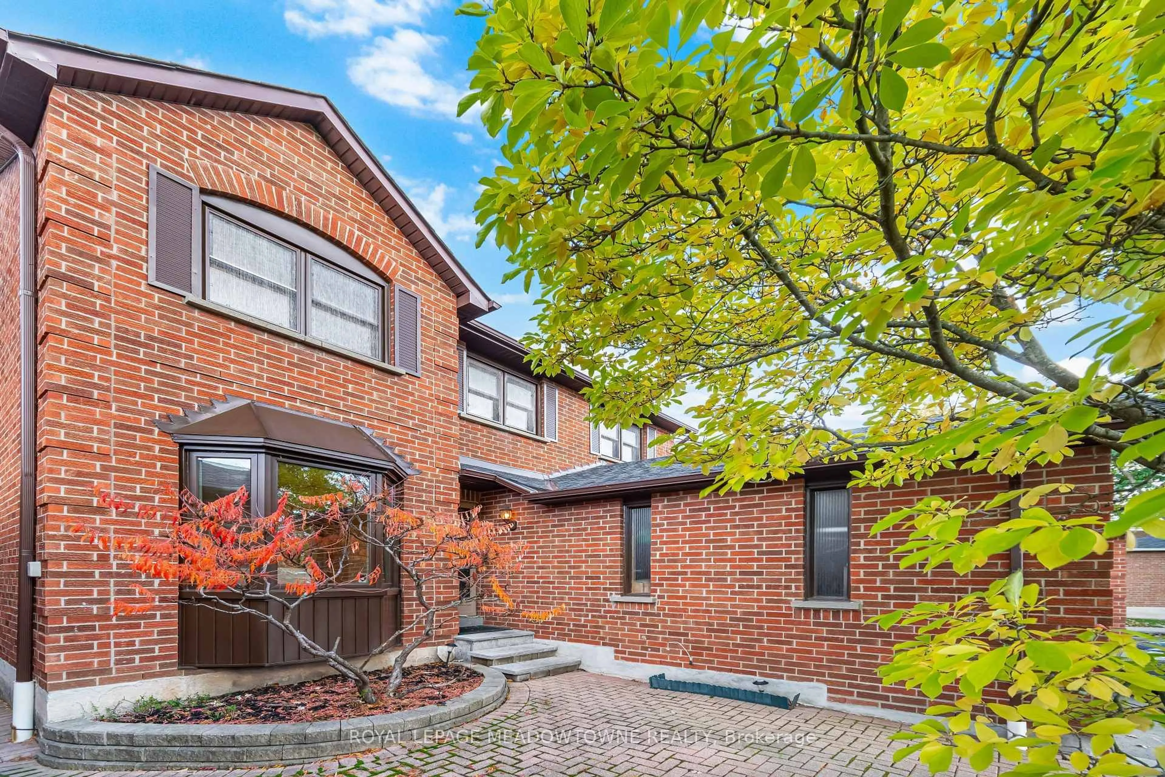 Home with brick exterior material, street for 6236 Camgreen Circ, Mississauga Ontario L5N 4M5