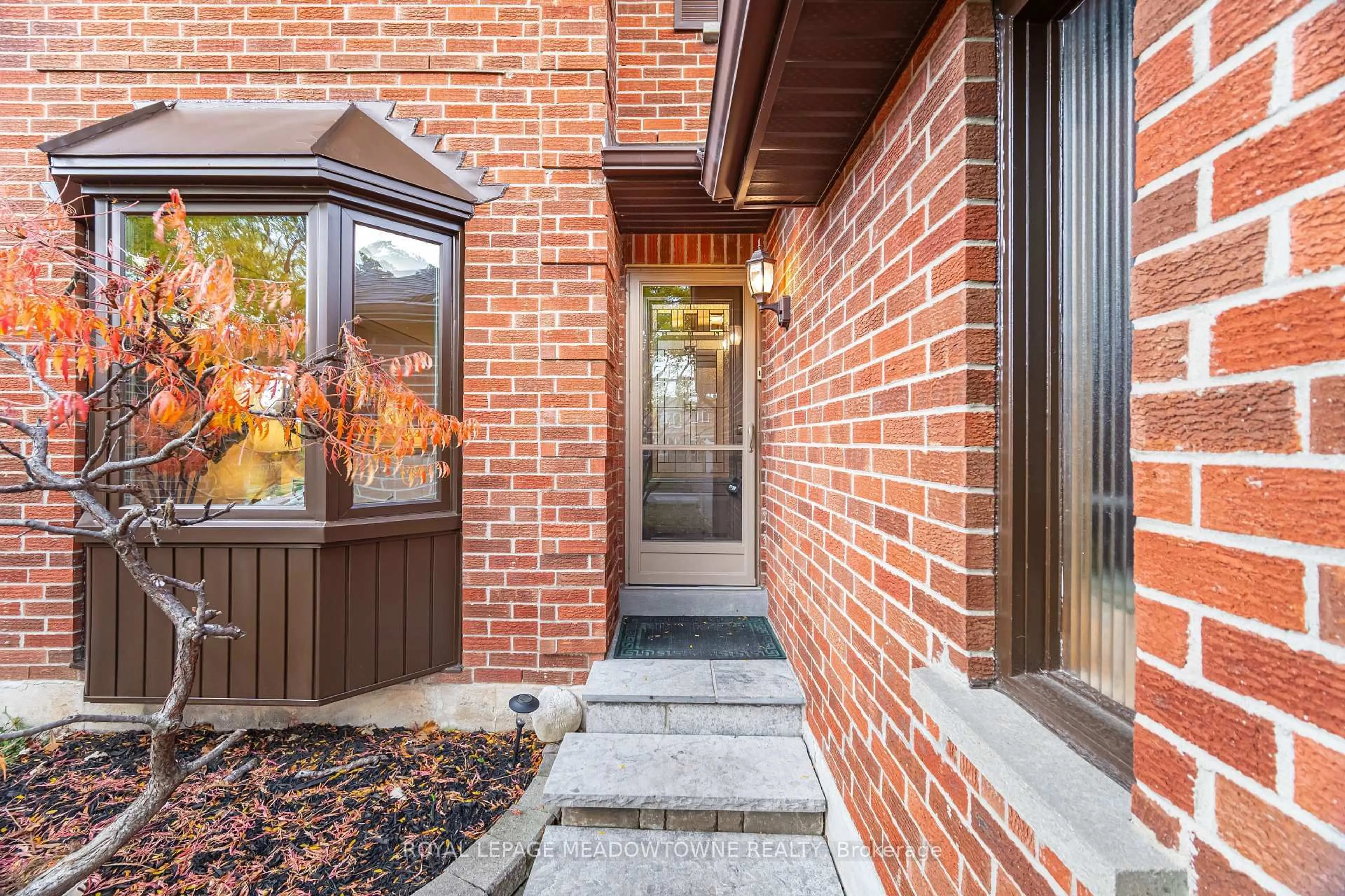 Home with brick exterior material, street for 6236 Camgreen Circ, Mississauga Ontario L5N 4M5
