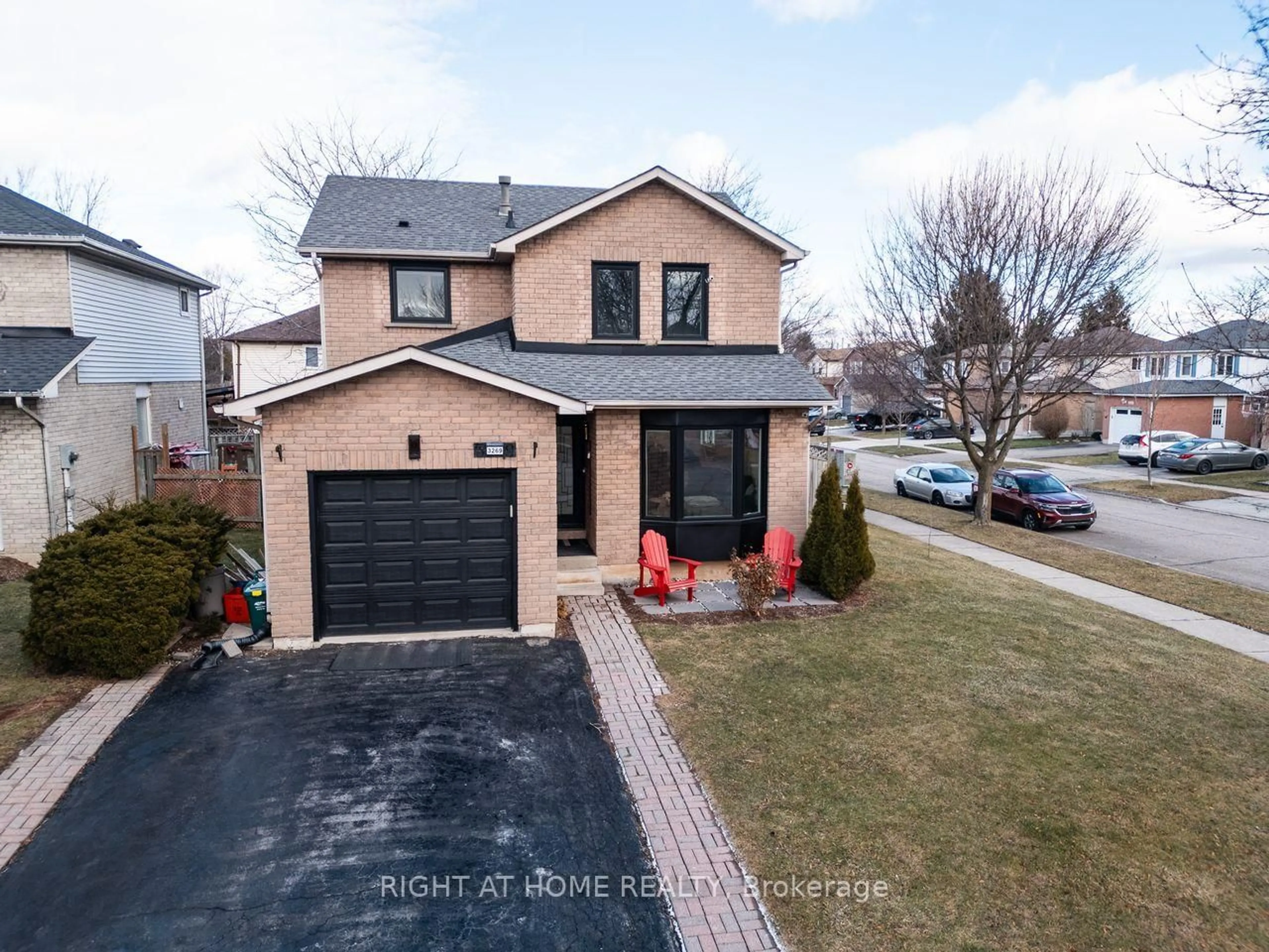 Home with brick exterior material, street for 3269 Woodcroft Cres, Burlington Ontario L7M 3K8
