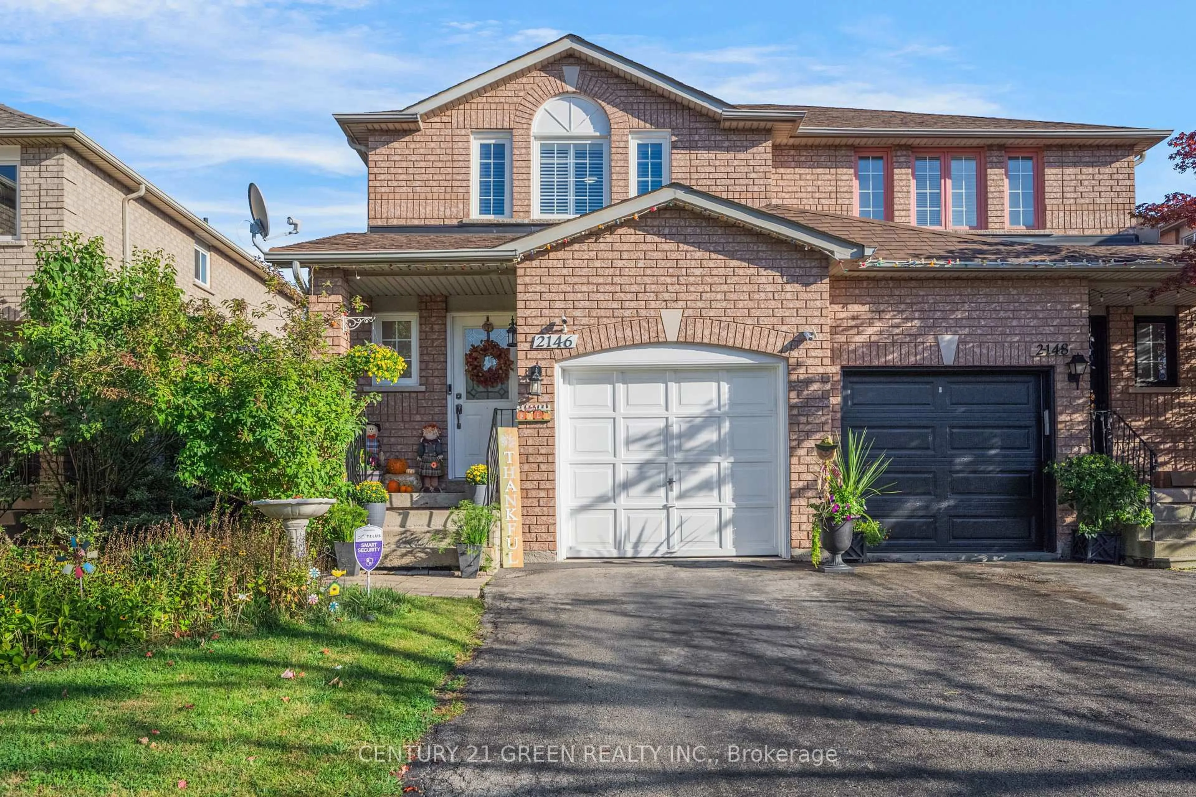 Home with brick exterior material, street for 2146 Shady Glen Rd, Oakville Ontario L6M 3N7
