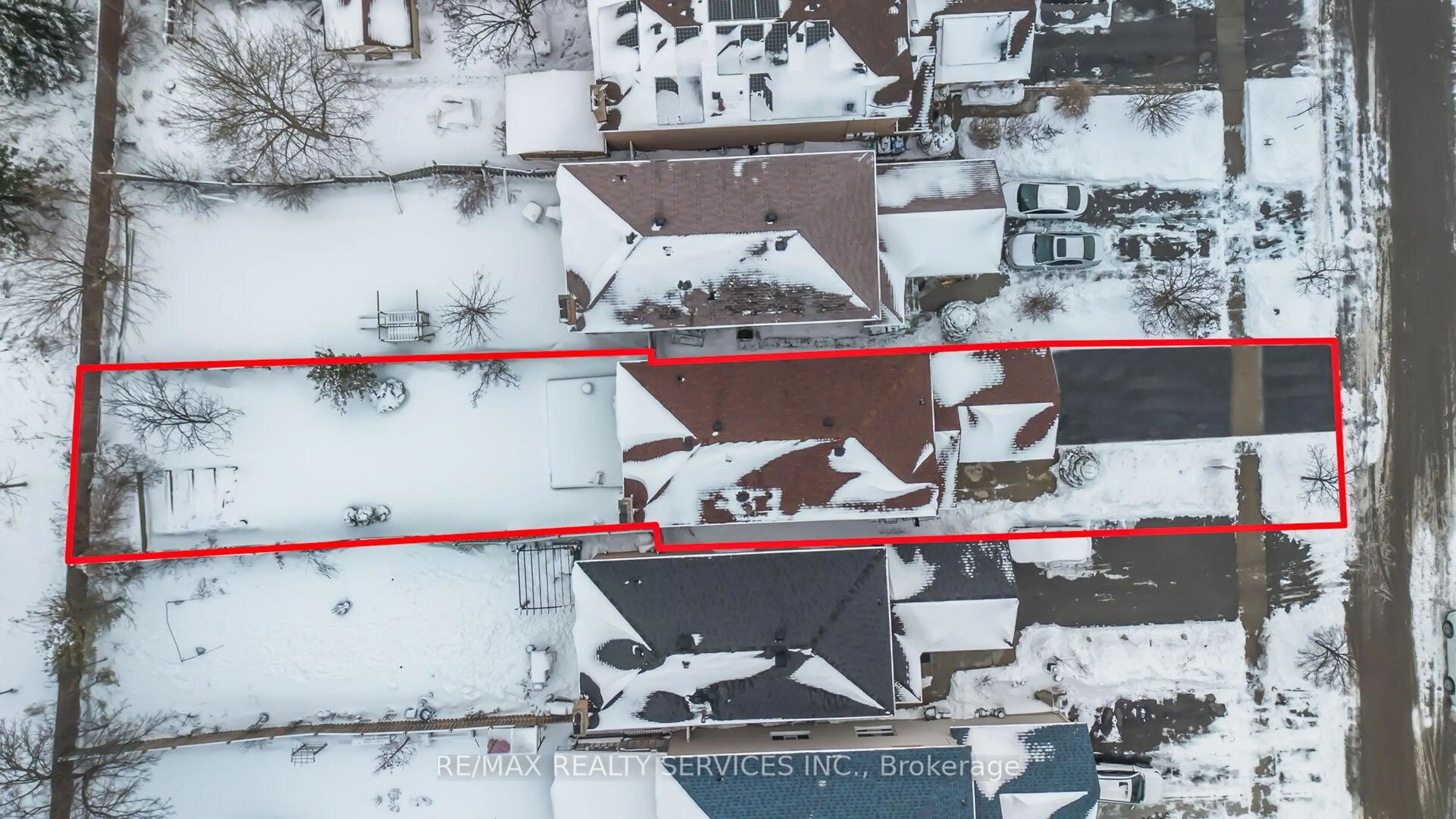 A pic from outside/outdoor area/front of a property/back of a property/a pic from drone, street for 36 Merganser Cres, Brampton Ontario L6W 4E7