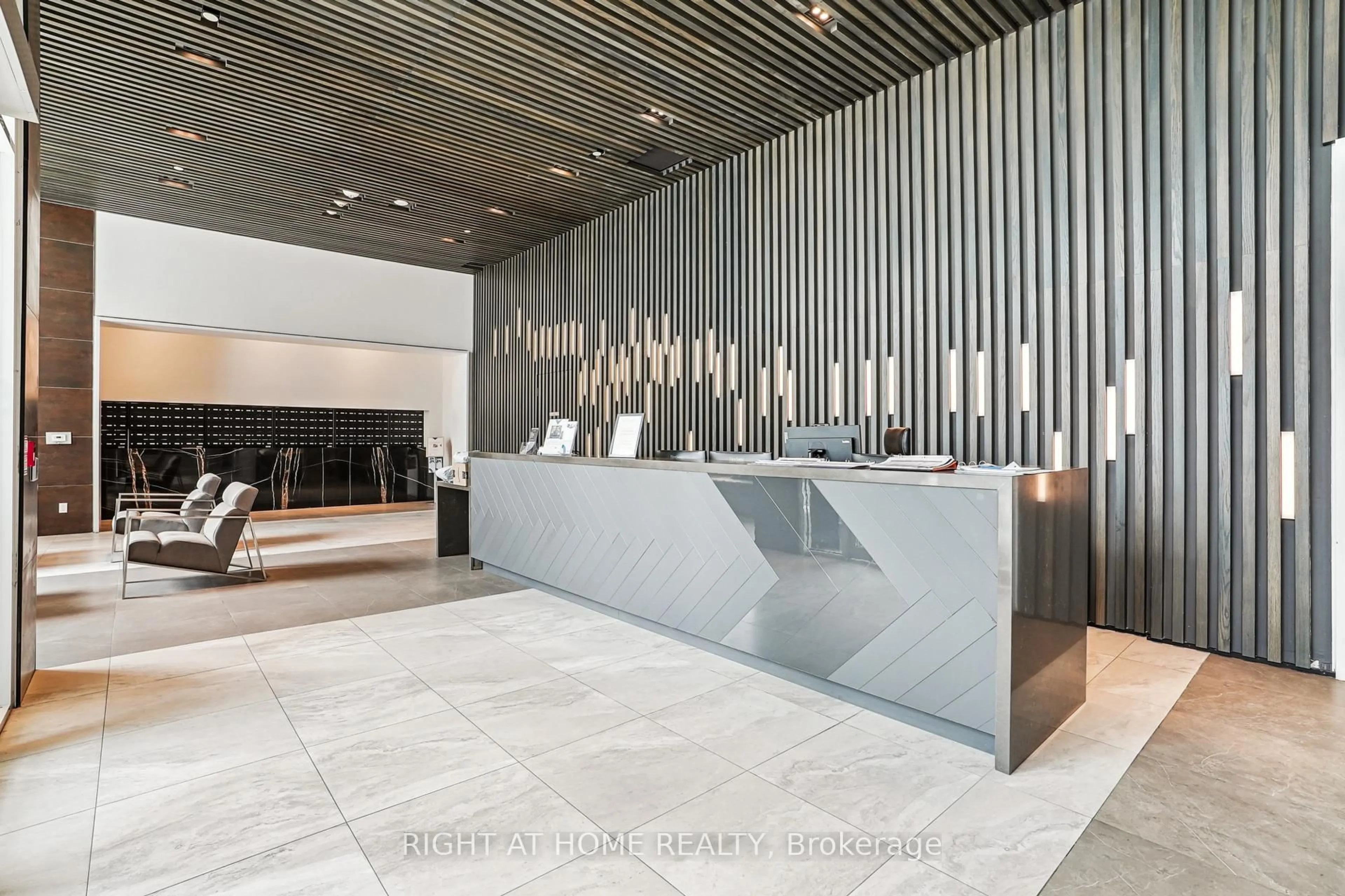 Lobby for 2485 Taunton Rd #436, Oakville Ontario L6H 3R8