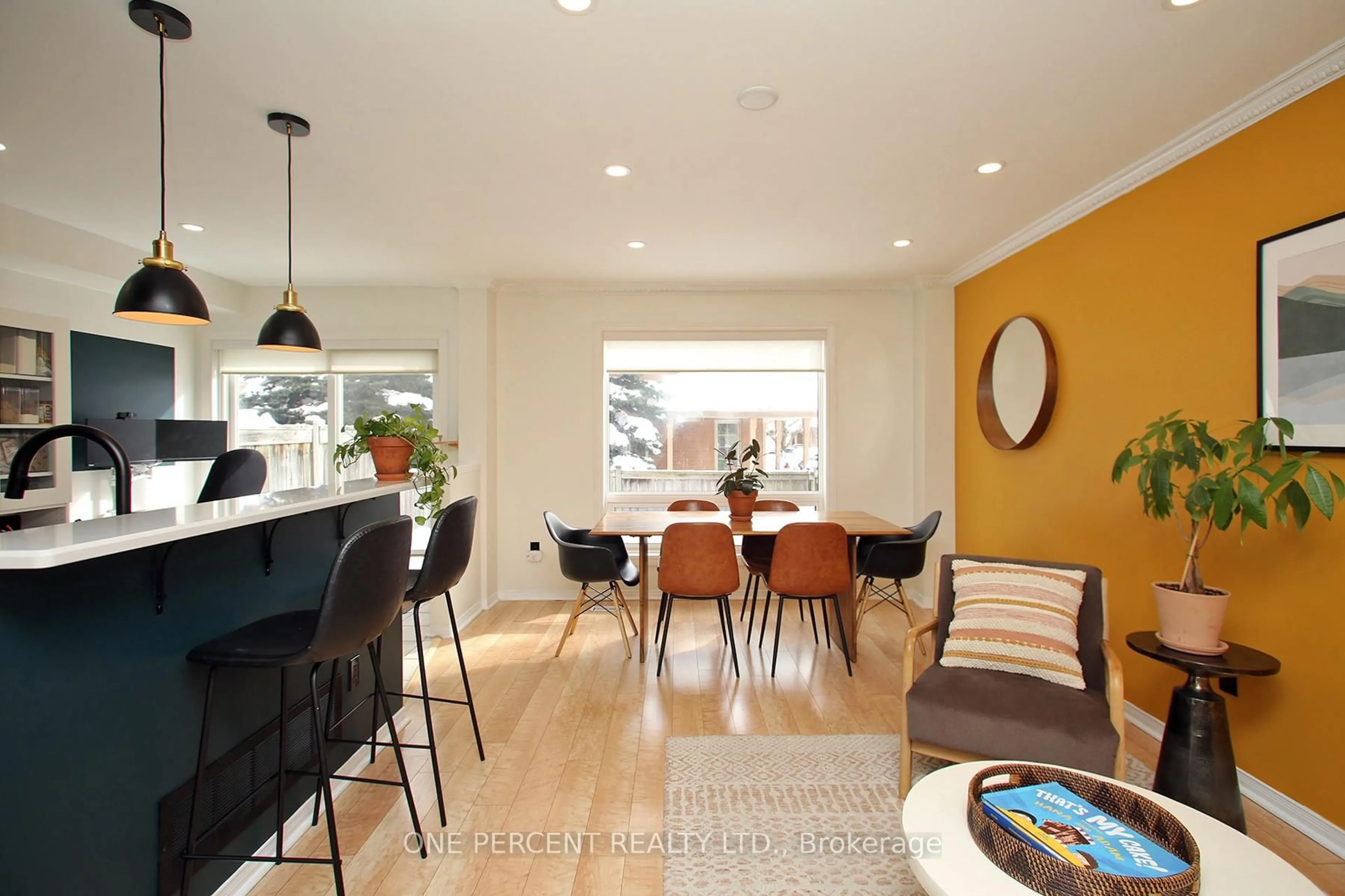 Open concept kitchen, wood/laminate floor for 5223 Fairford Cres #55, Mississauga Ontario L5V 2M6