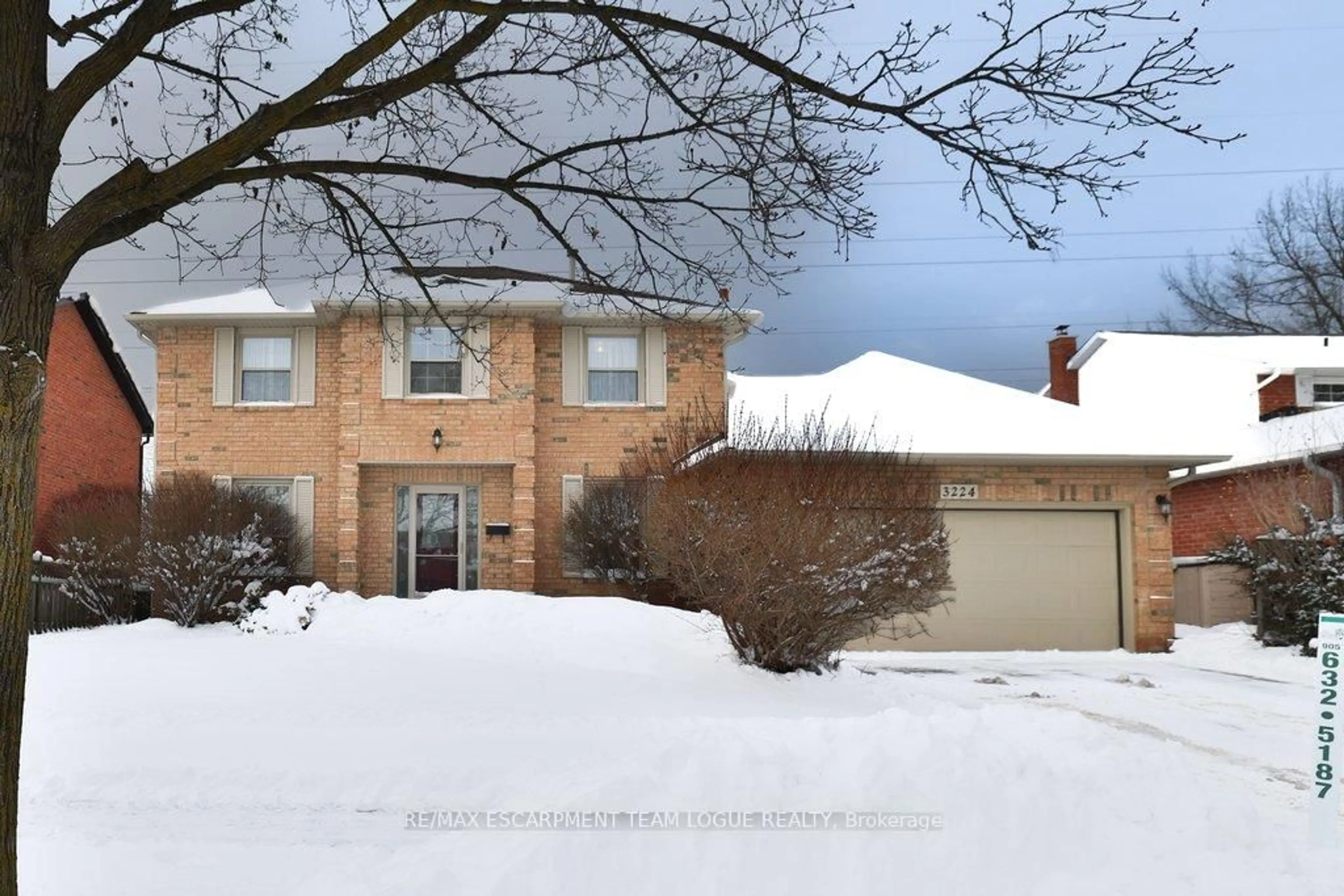 Home with brick exterior material, street for 3224 Appollo Rd, Burlington Ontario L7M 2M8