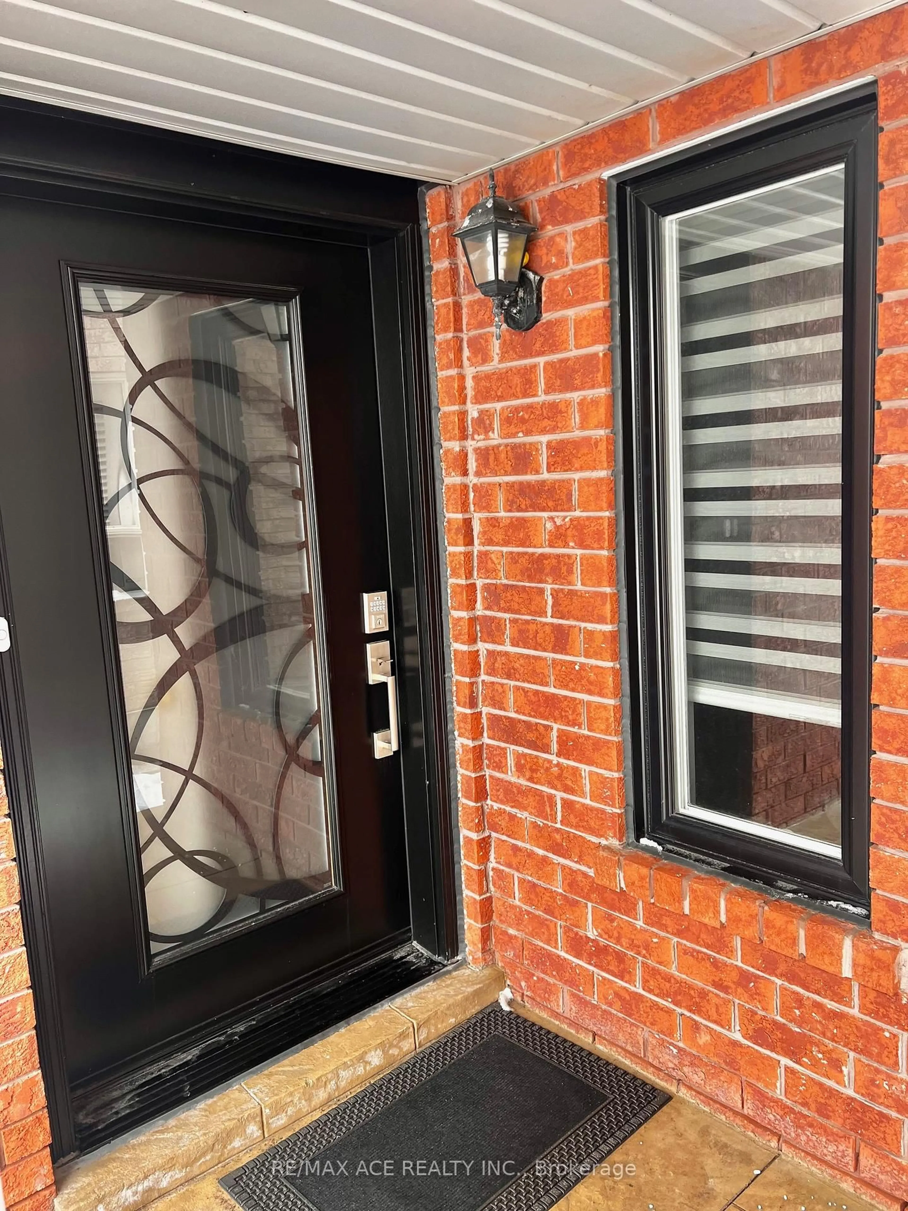 Home with brick exterior material, street for 1200 Prestonwood Cres, Mississauga Ontario L5V 2V3