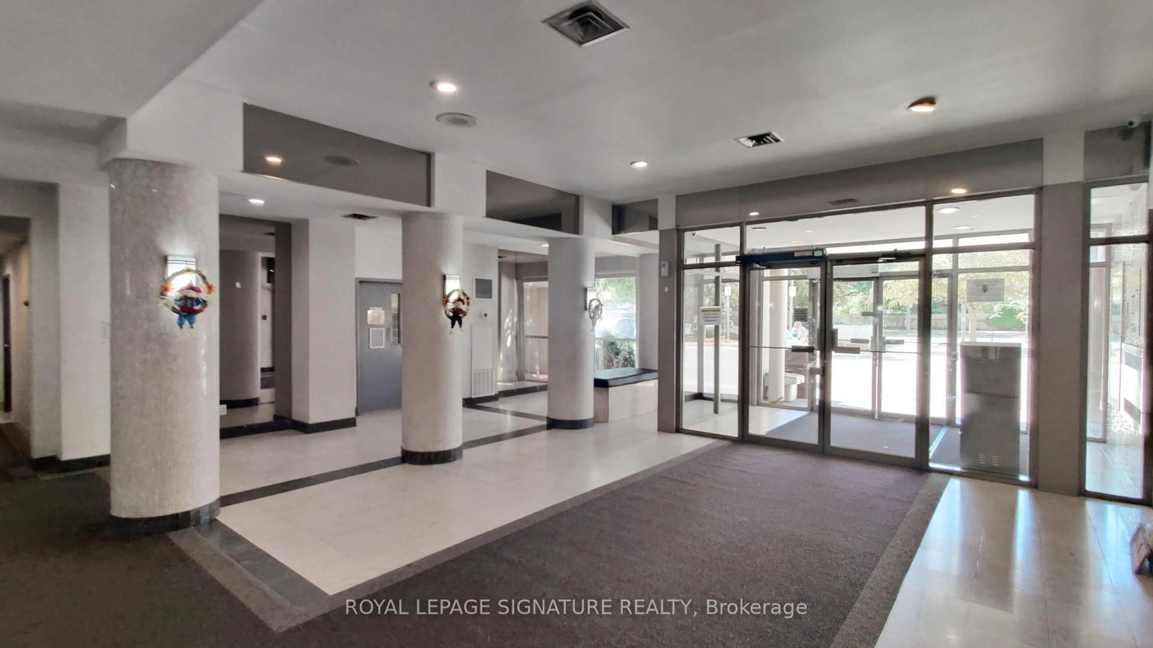 Indoor foyer for 2901 Kipling Ave #307, Toronto Ontario M9V 5E5