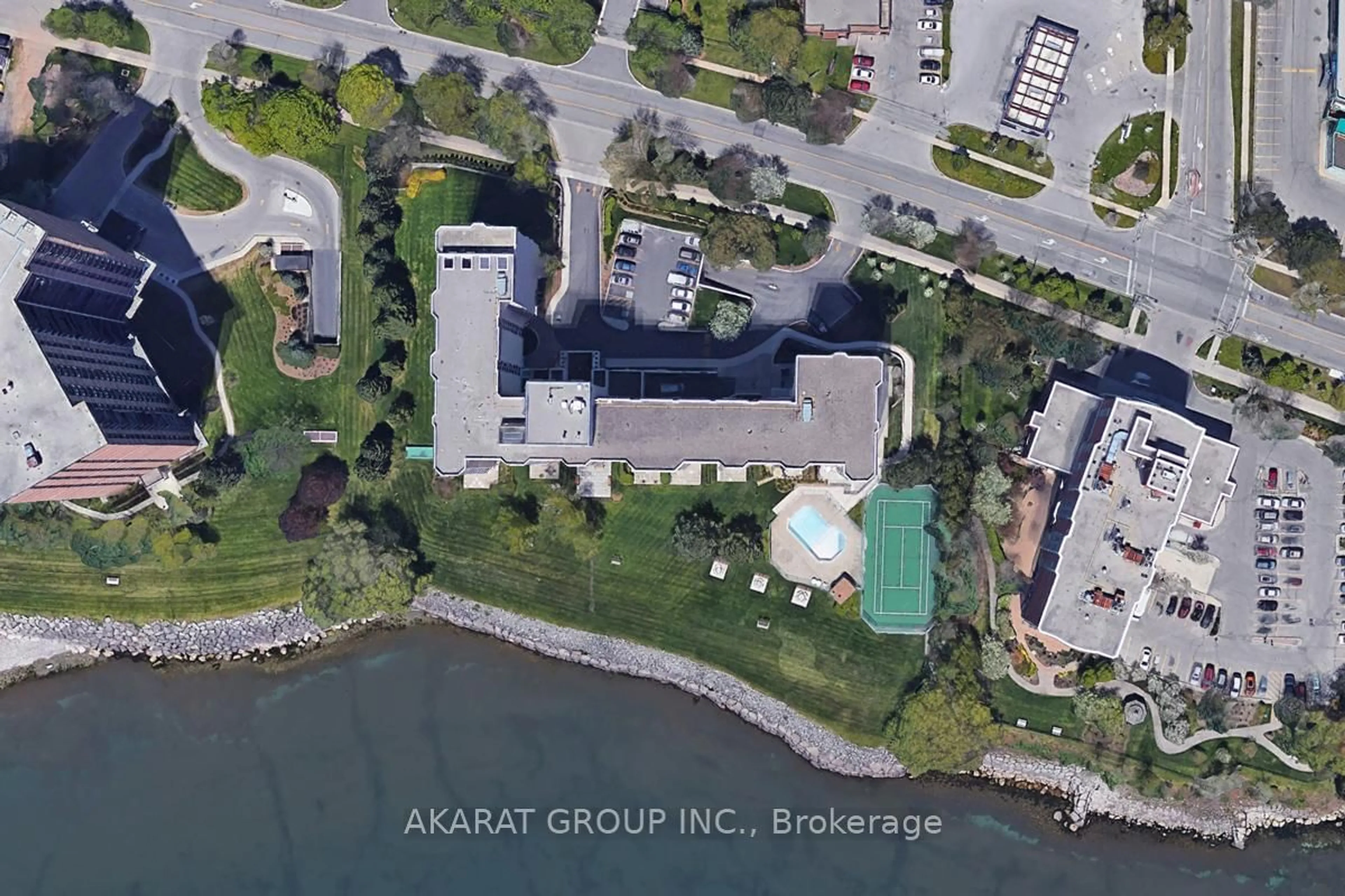 A pic from outside/outdoor area/front of a property/back of a property/a pic from drone, water/lake/river/ocean view for 5280 Lakeshore Rd #911, Burlington Ontario L7L 5R1
