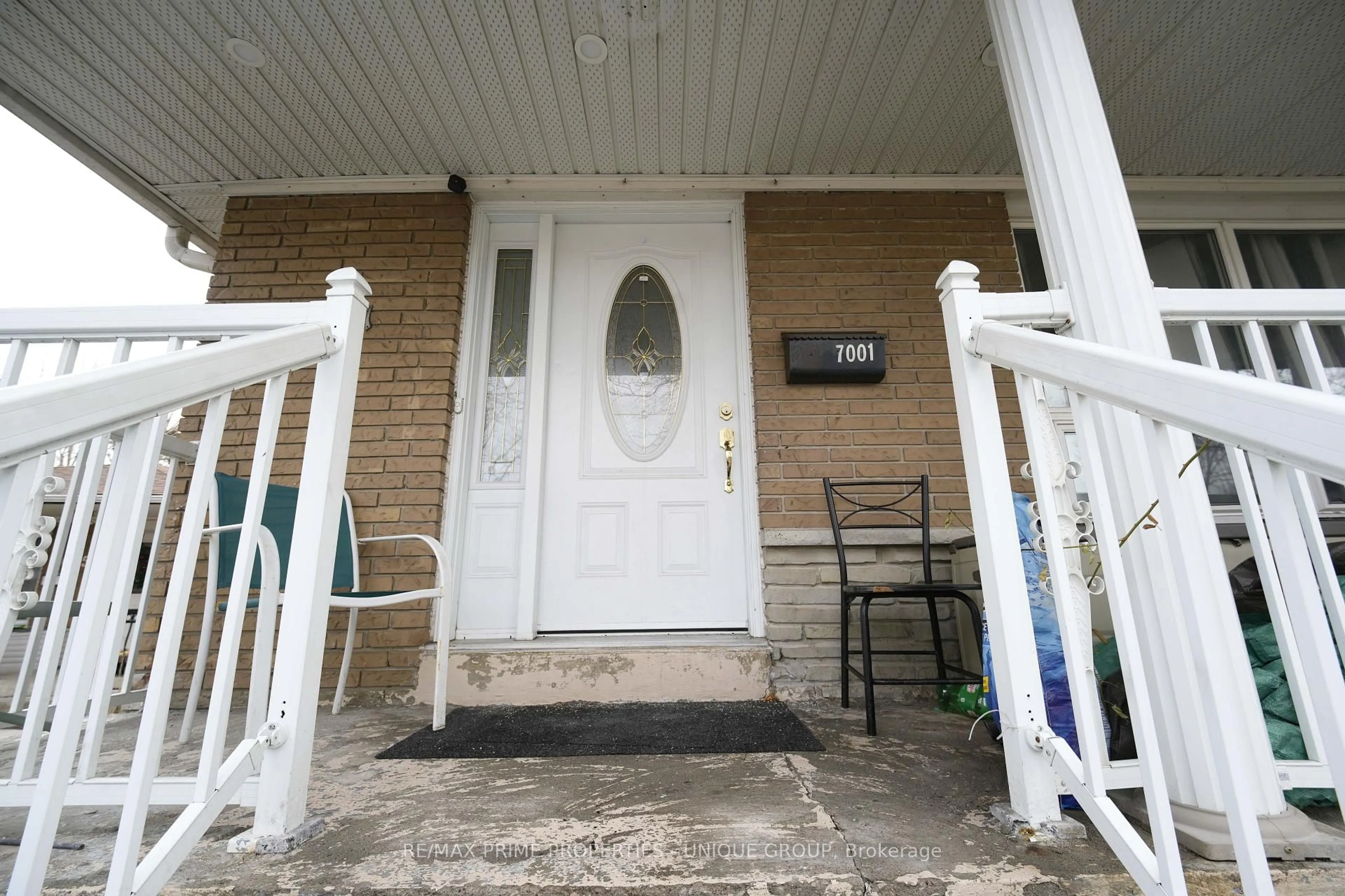 Unknown for 7001 Chigwel Crt, Mississauga Ontario L4T 1N3