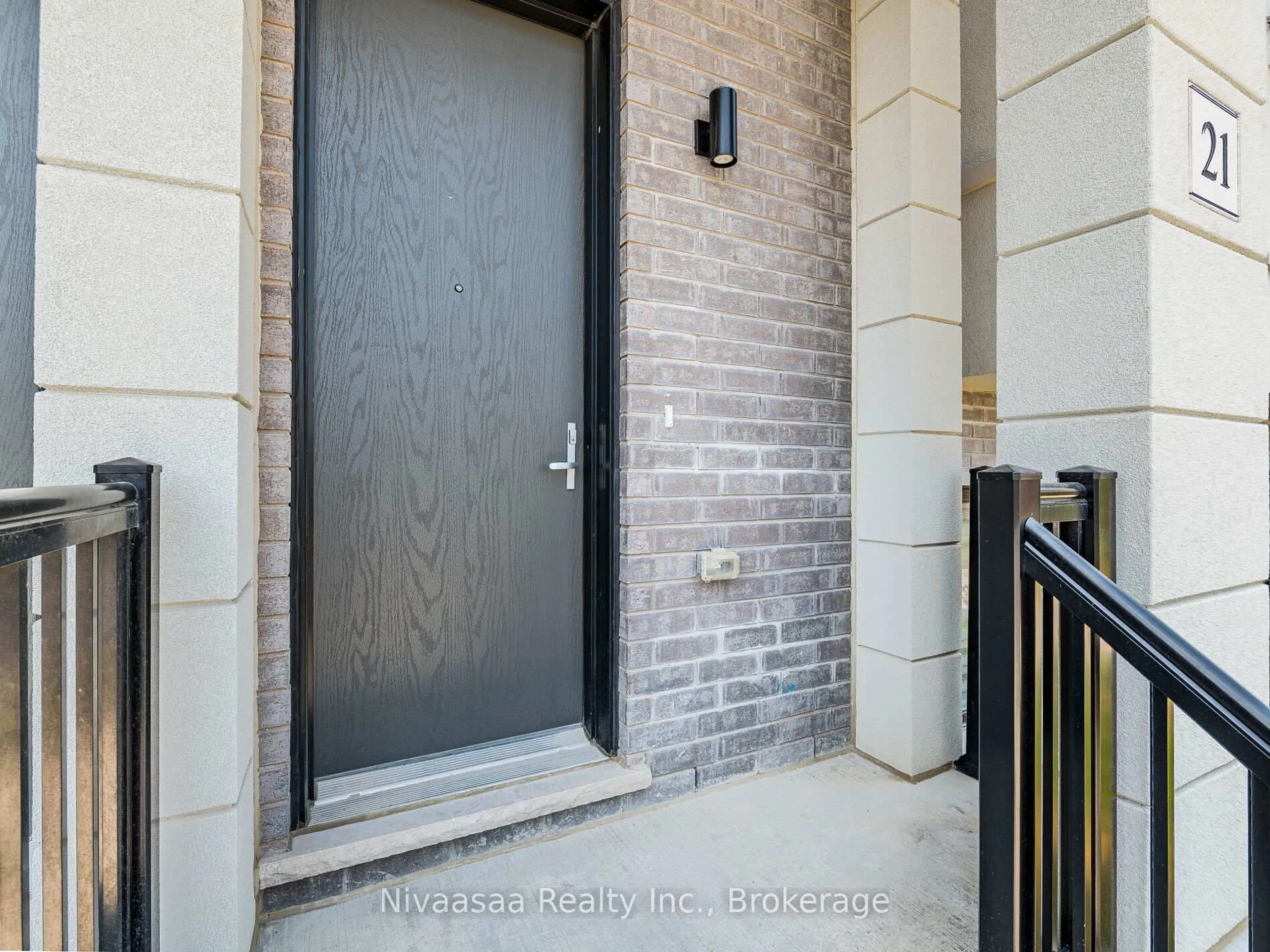 Indoor entryway for 21 Lambert Lane, Caledon Ontario L7E 4M5