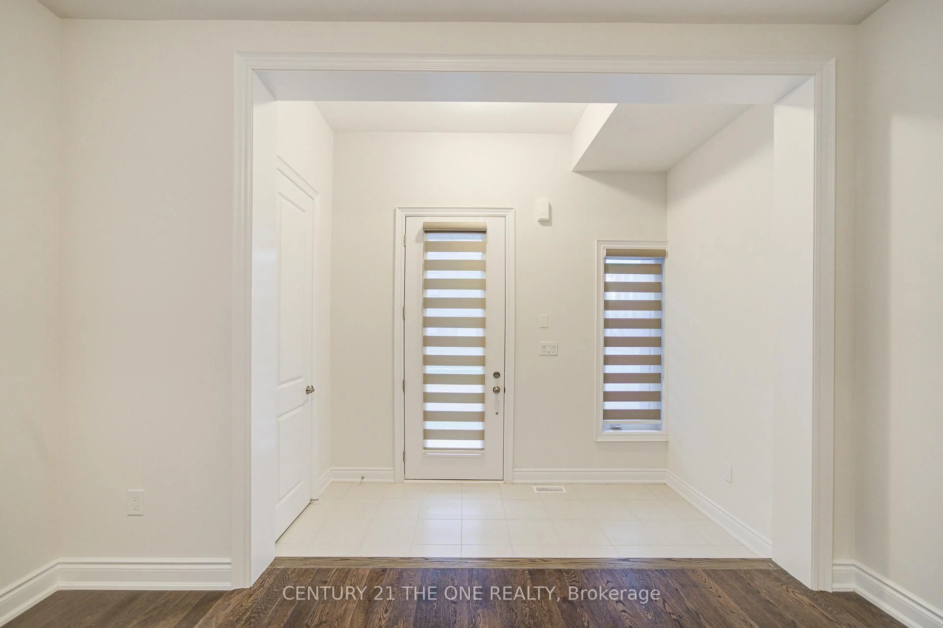 Indoor entryway for 3075 Perkins Way, Oakville Ontario L6H 7G1