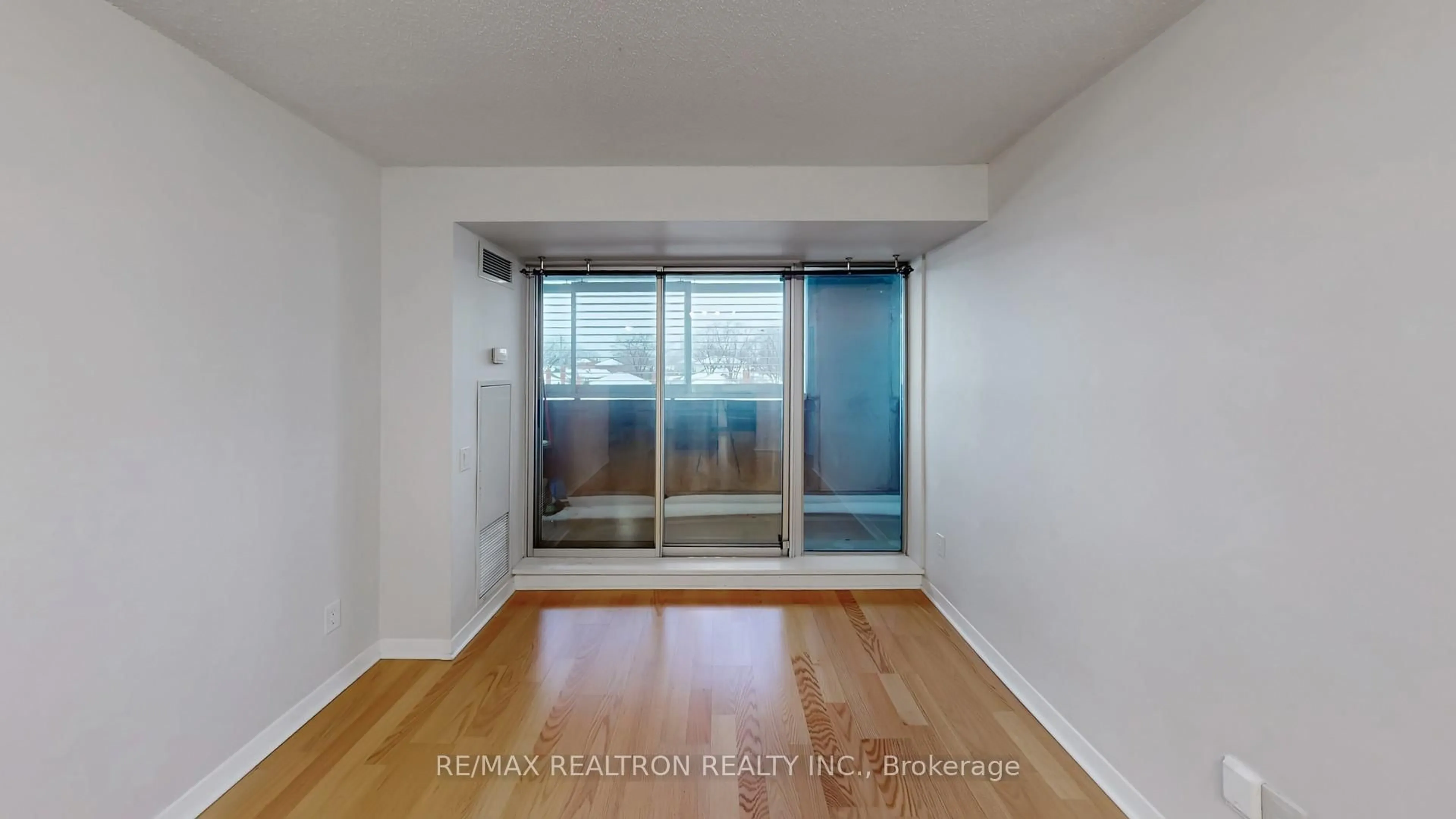 A pic of a room for 1050 The Queensway Ave #217, Toronto Ontario M8Z 0A8