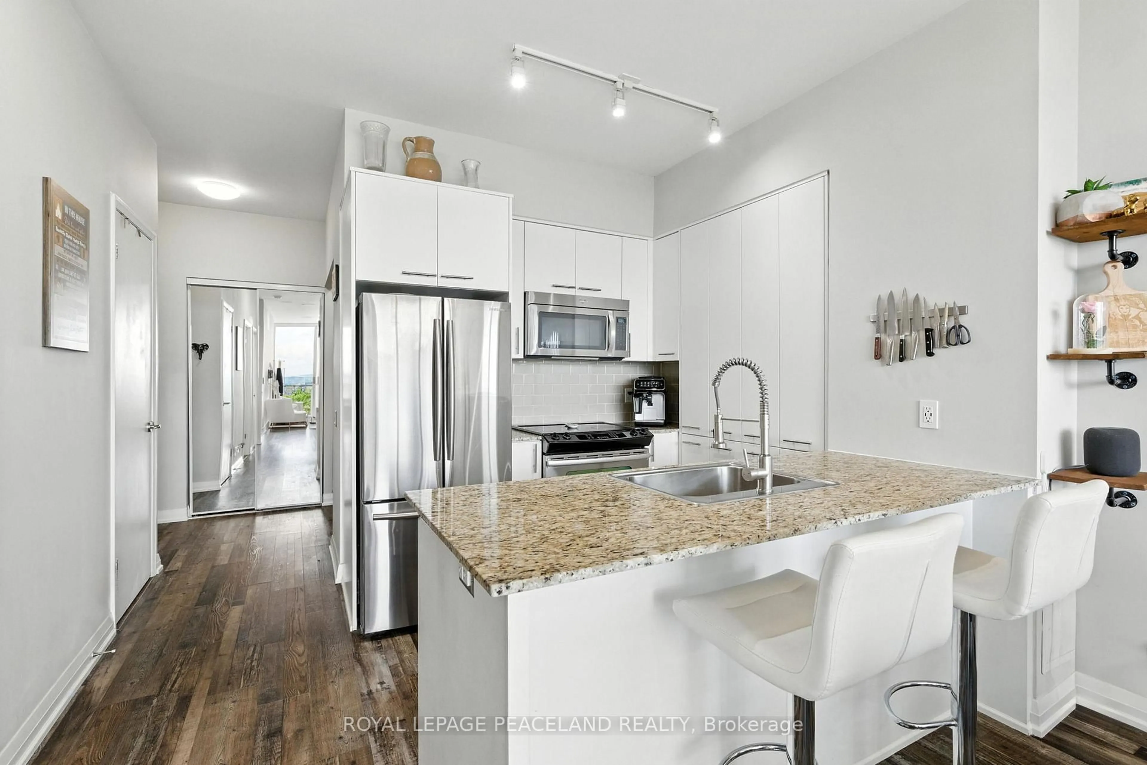 Open concept kitchen, unknown for 1 Valhalla Inn Rd #2101, Toronto Ontario M9B 1S9