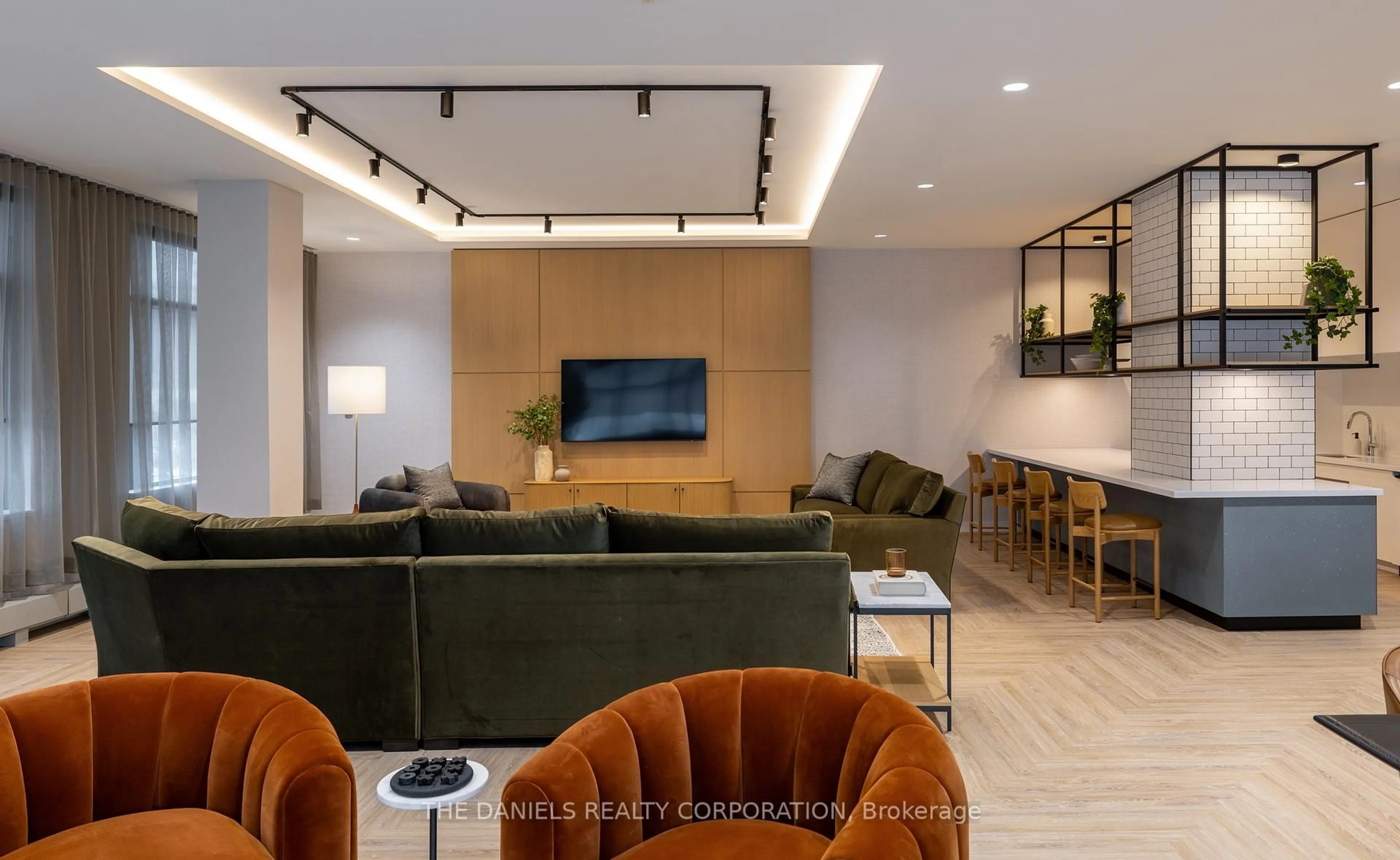 Living room with furniture, unknown for 2495 Eglinton Ave #1011, Mississauga Ontario L5M 2T2