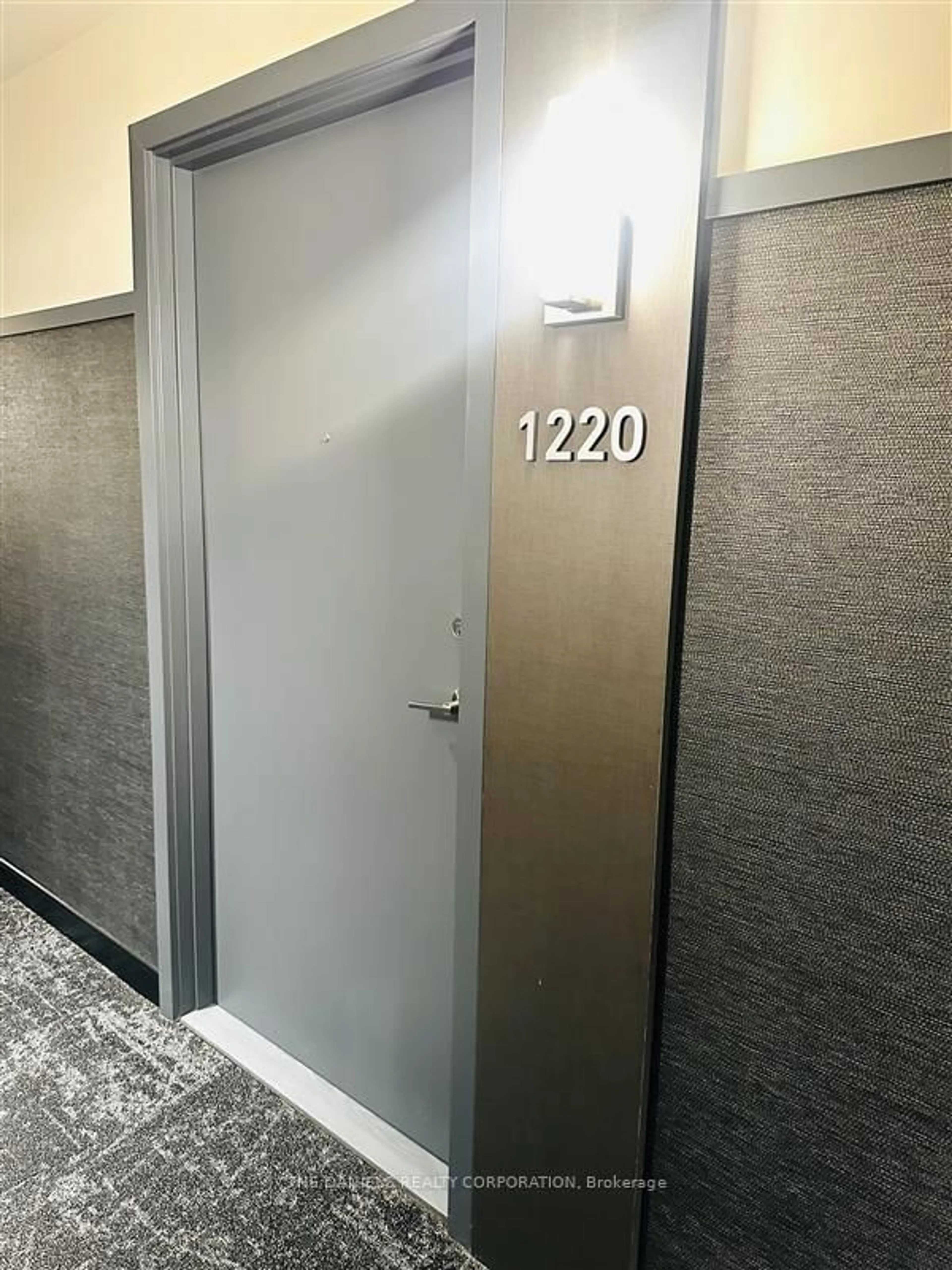 Indoor foyer for 2485 Eglinton Ave #1220, Mississauga Ontario L5M 2T1