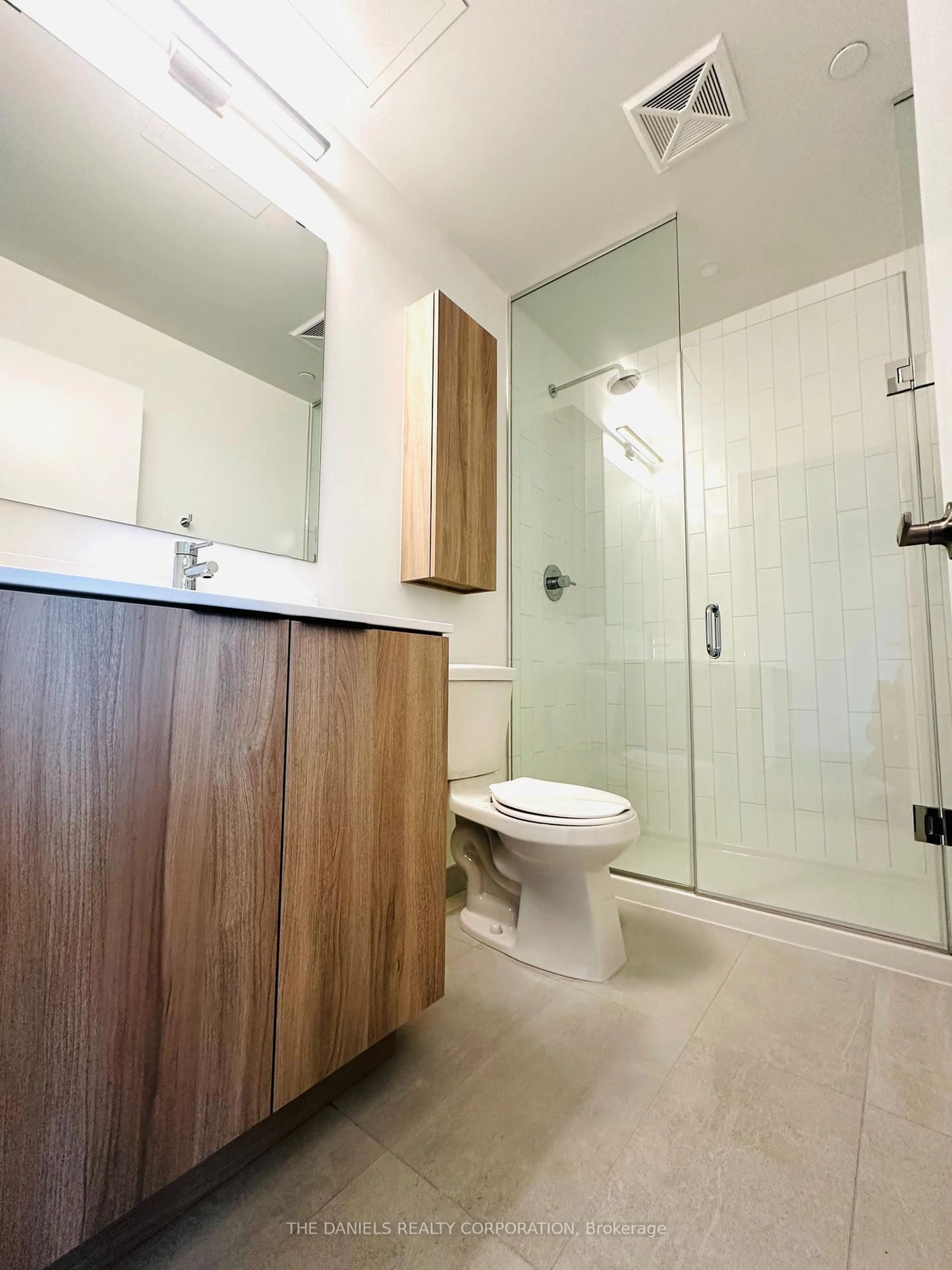 Standard bathroom, unknown for 2485 Eglinton Ave #1220, Mississauga Ontario L5M 2T1