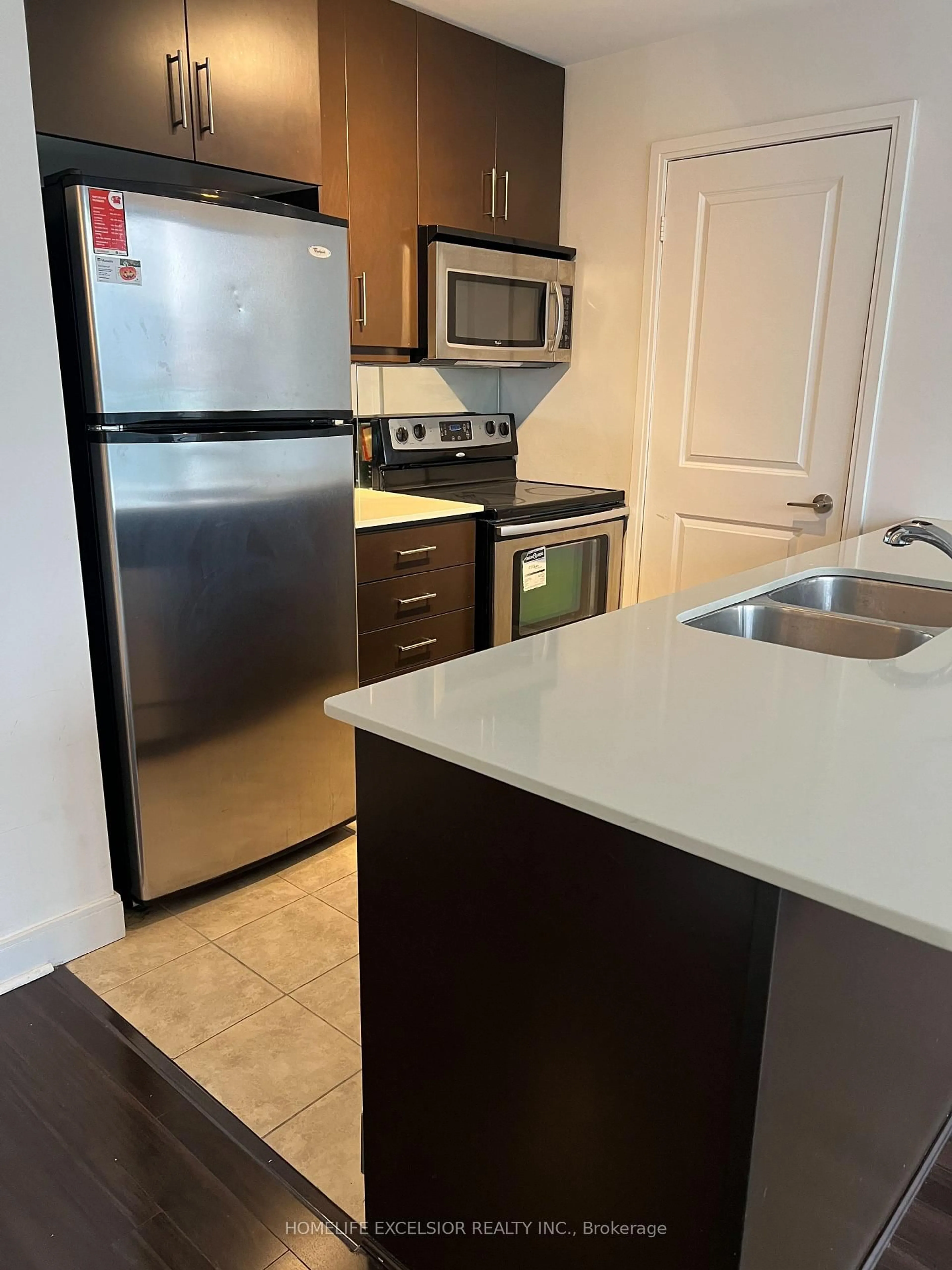 Standard kitchen, unknown for 4033 Hurontario St #419, Mississauga Ontario L4Z 0B8
