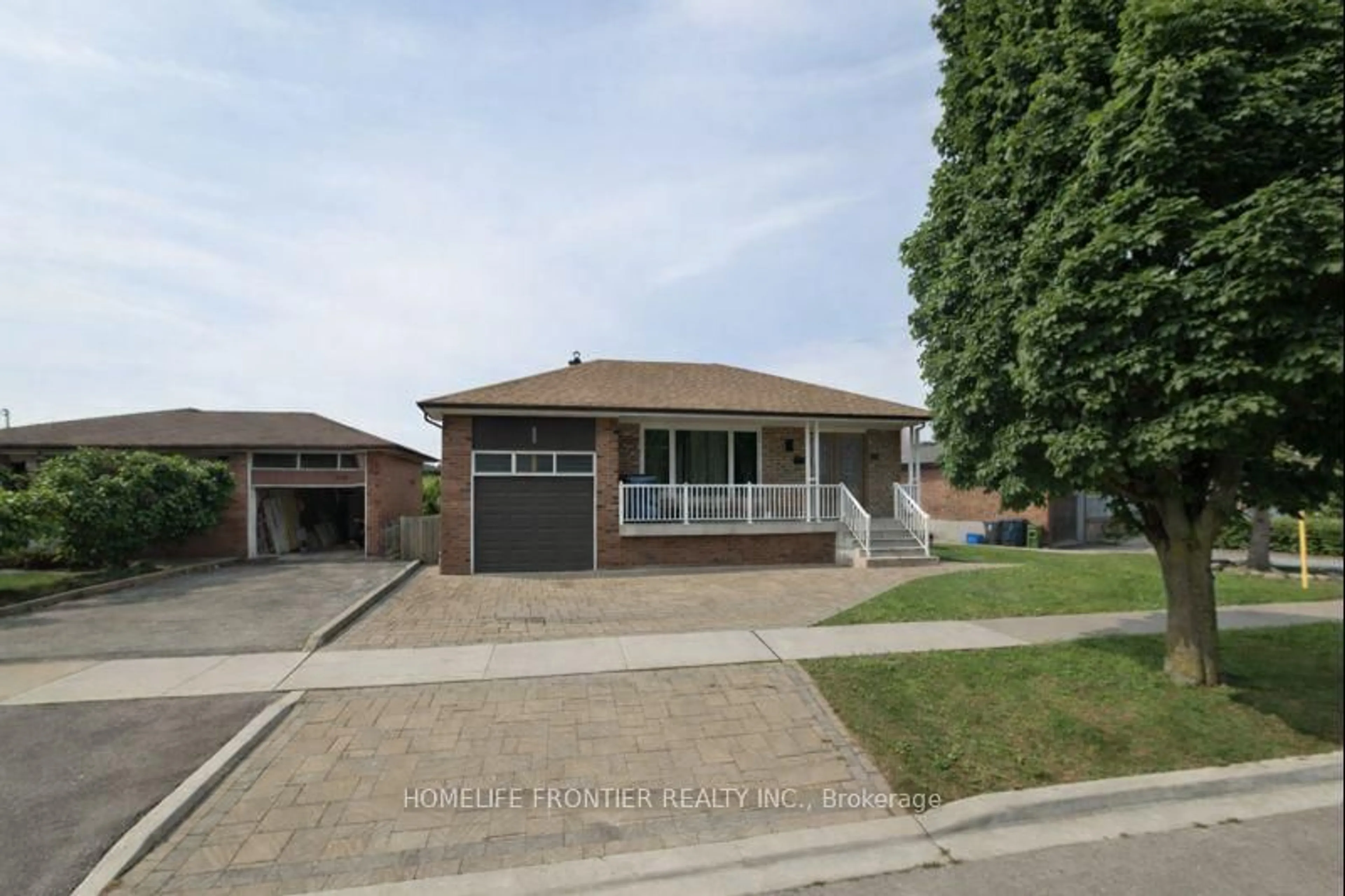 Home with brick exterior material, street for 31 Dundee Dr, Toronto Ontario M3N 1H7