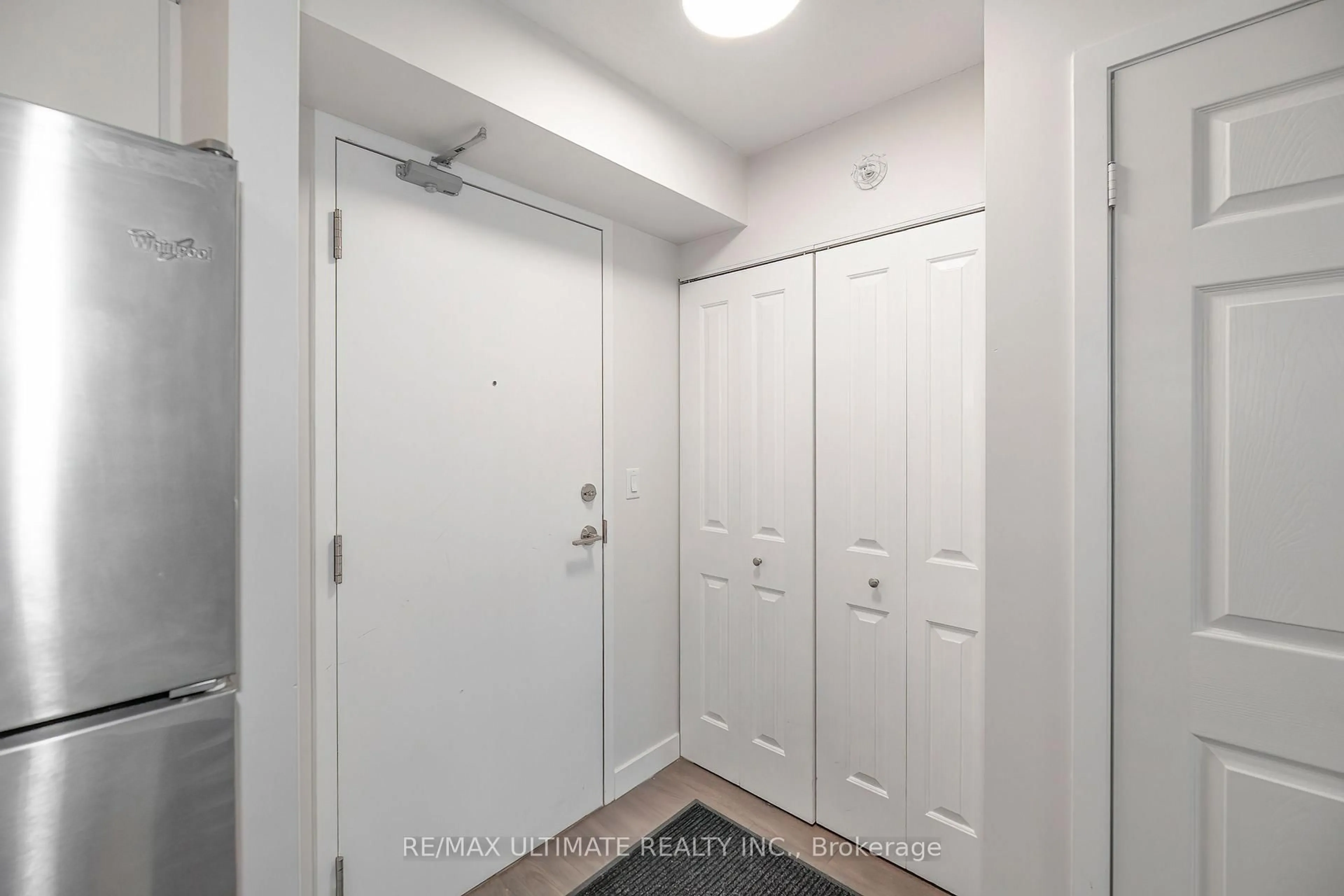 Indoor entryway for 1410 Dupont St #2308, Toronto Ontario M6H 2B1