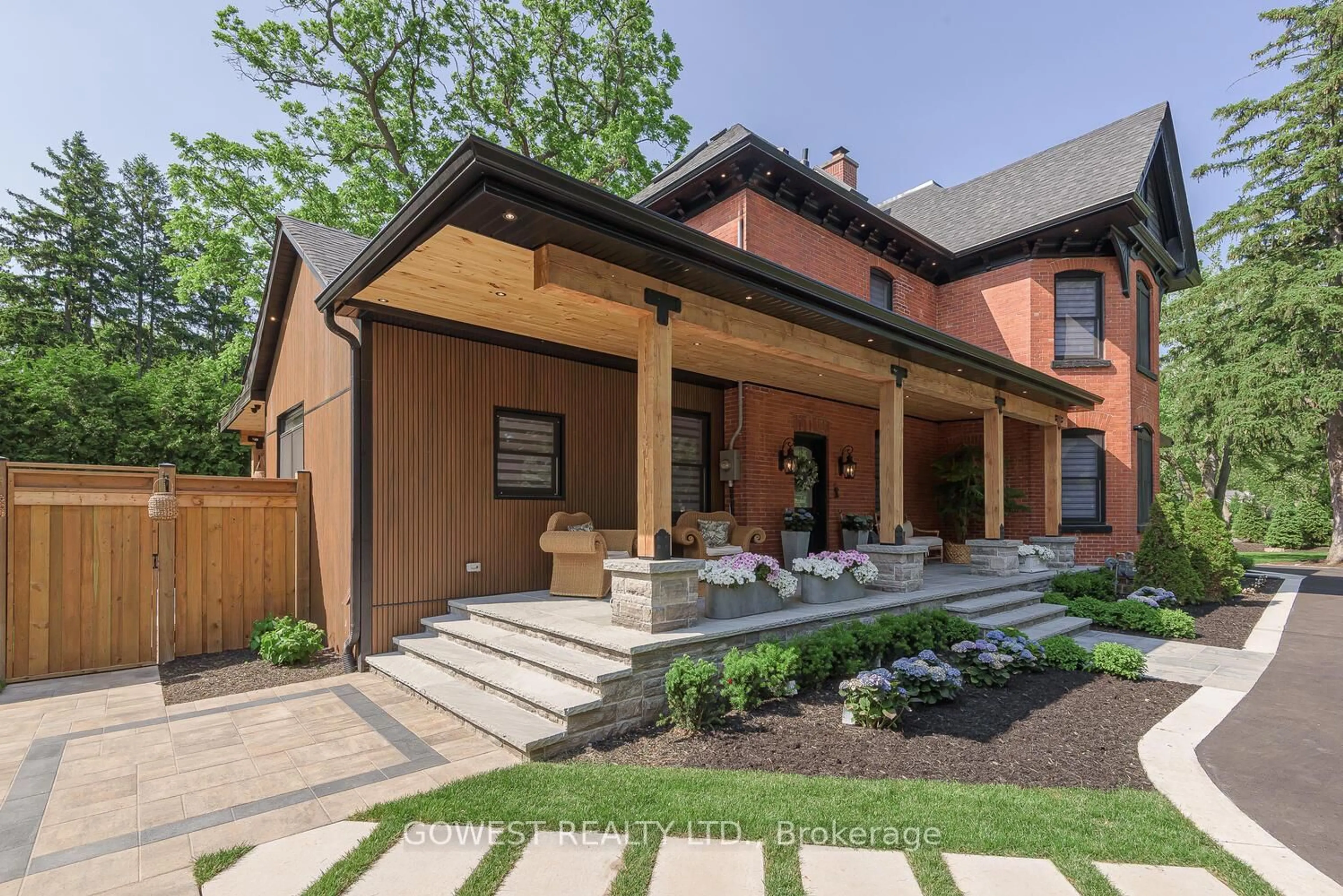 Home with brick exterior material, street for 376 Chartwell Rd, Oakville Ontario L6J 4A3