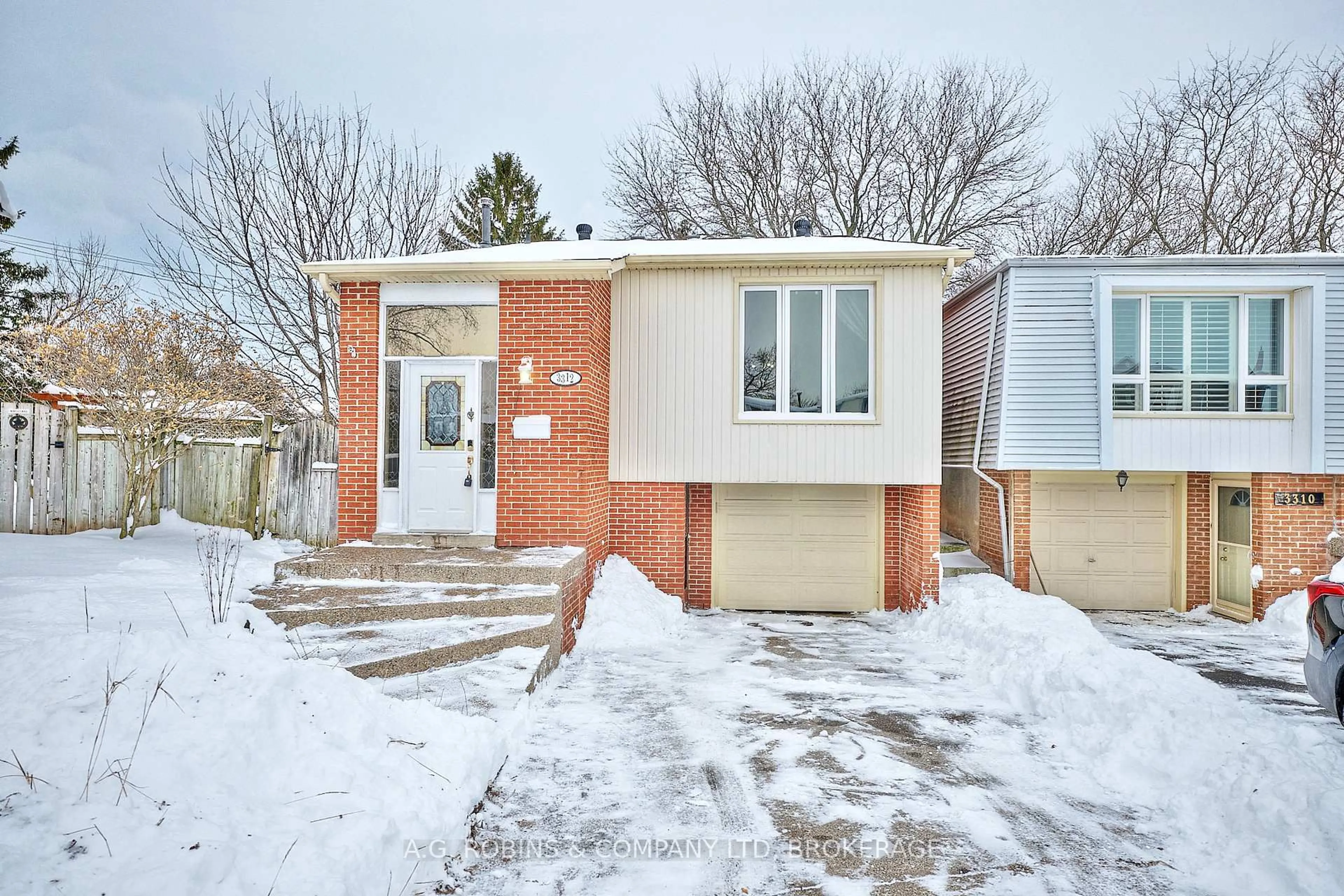 Home with brick exterior material, street for 3312 Hannibal Rd, Burlington Ontario L7M 1R7