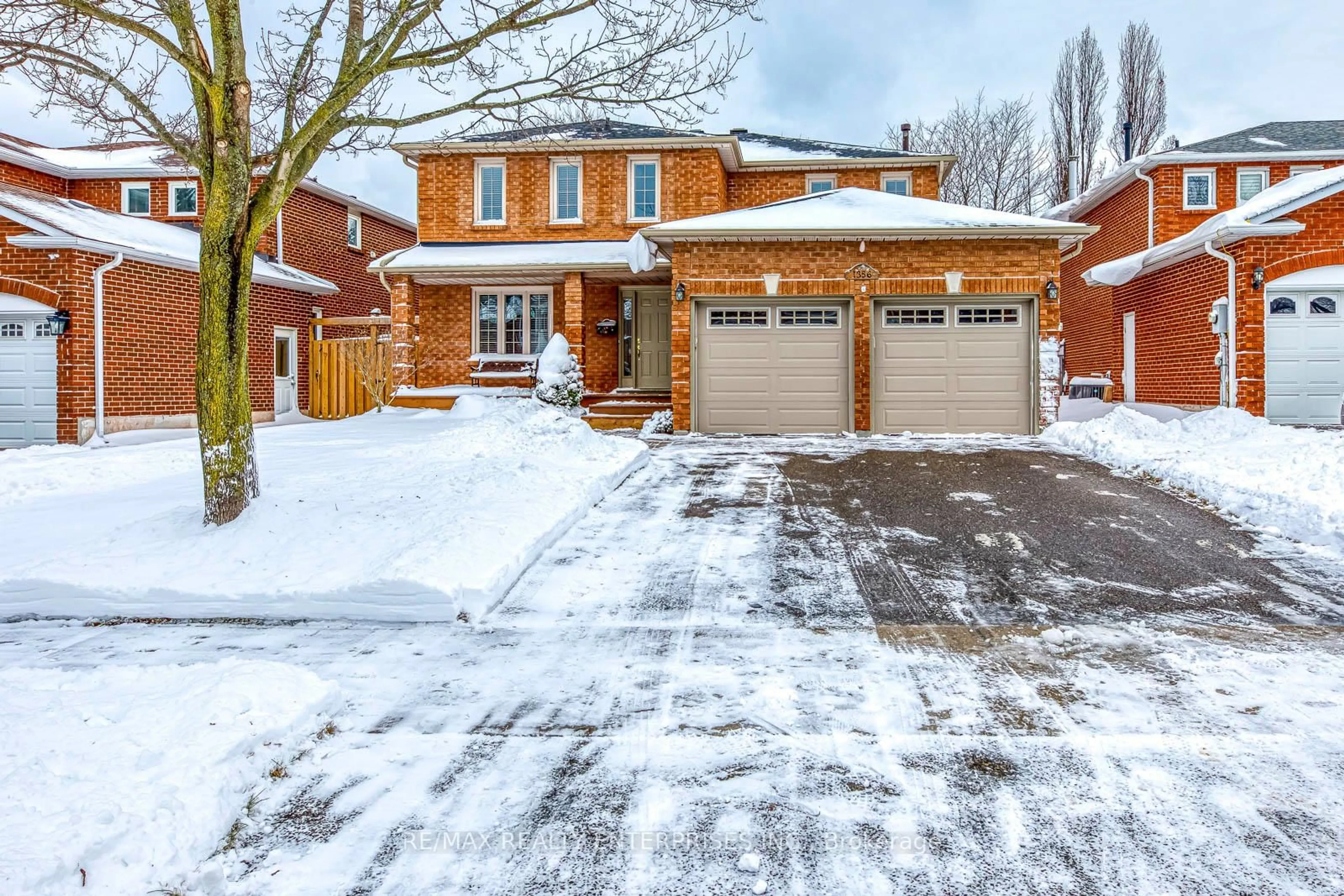 Home with brick exterior material, street for 1356 Chedboro Cres, Oakville Ontario L6J 7A3