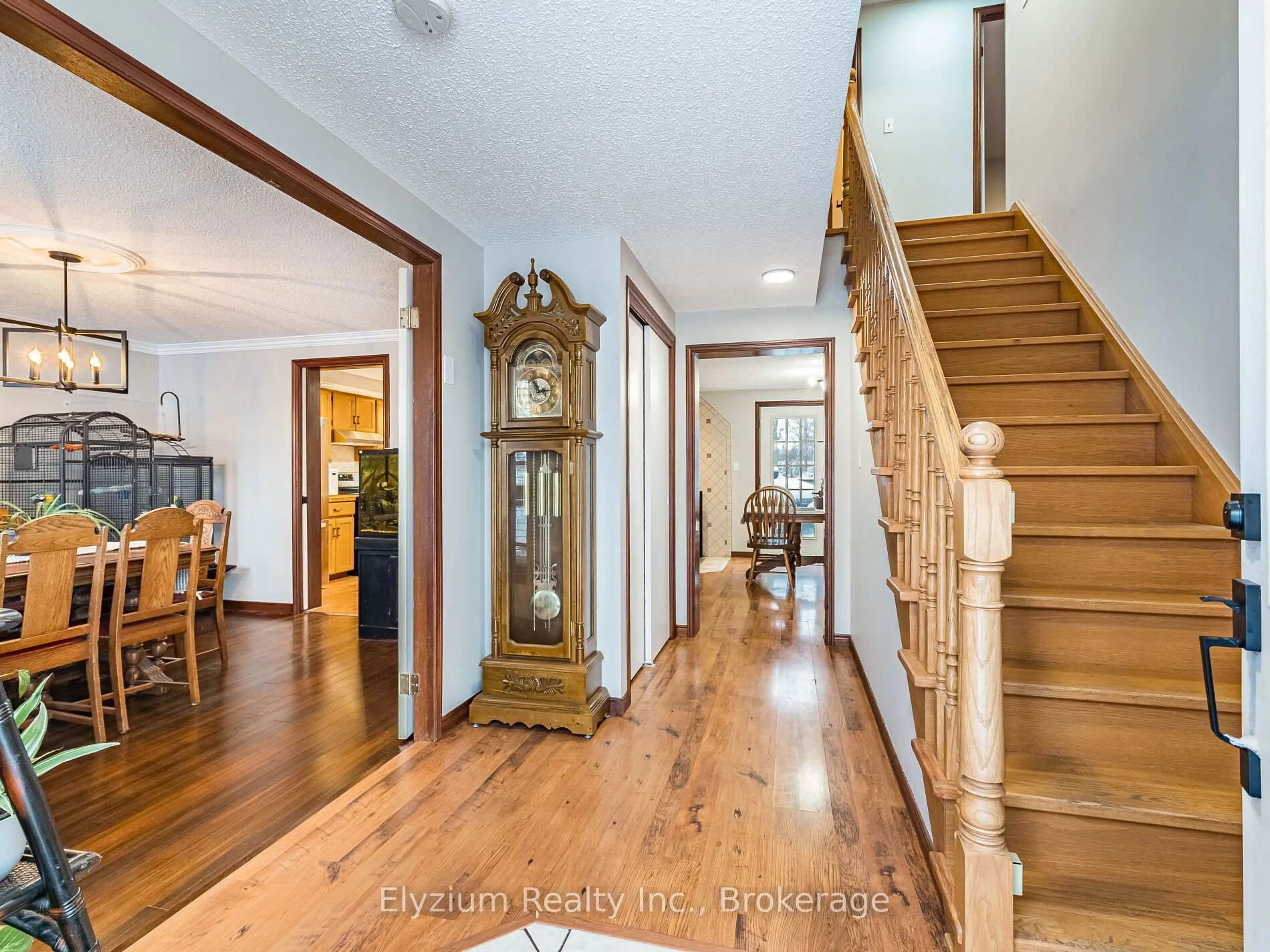 Indoor entryway for 11289 Guelph Line, Milton Ontario L0P 1B0