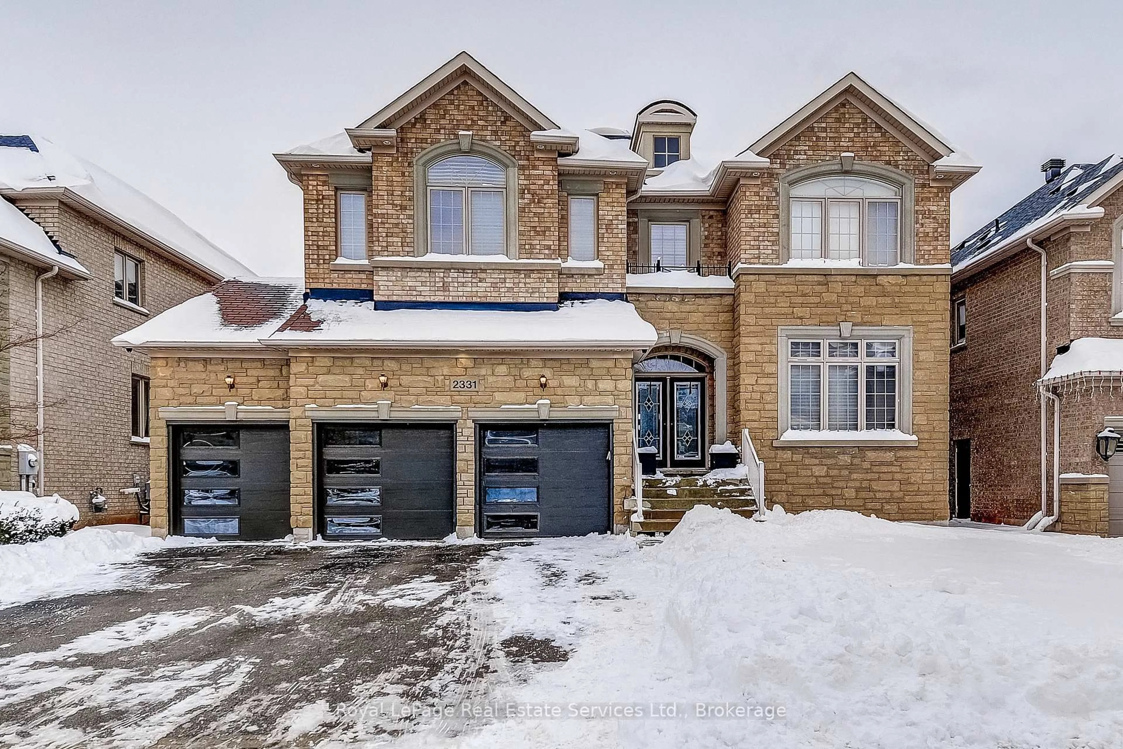Home with brick exterior material, street for 2331 Rideau Dr, Oakville Ontario L6H 7R6