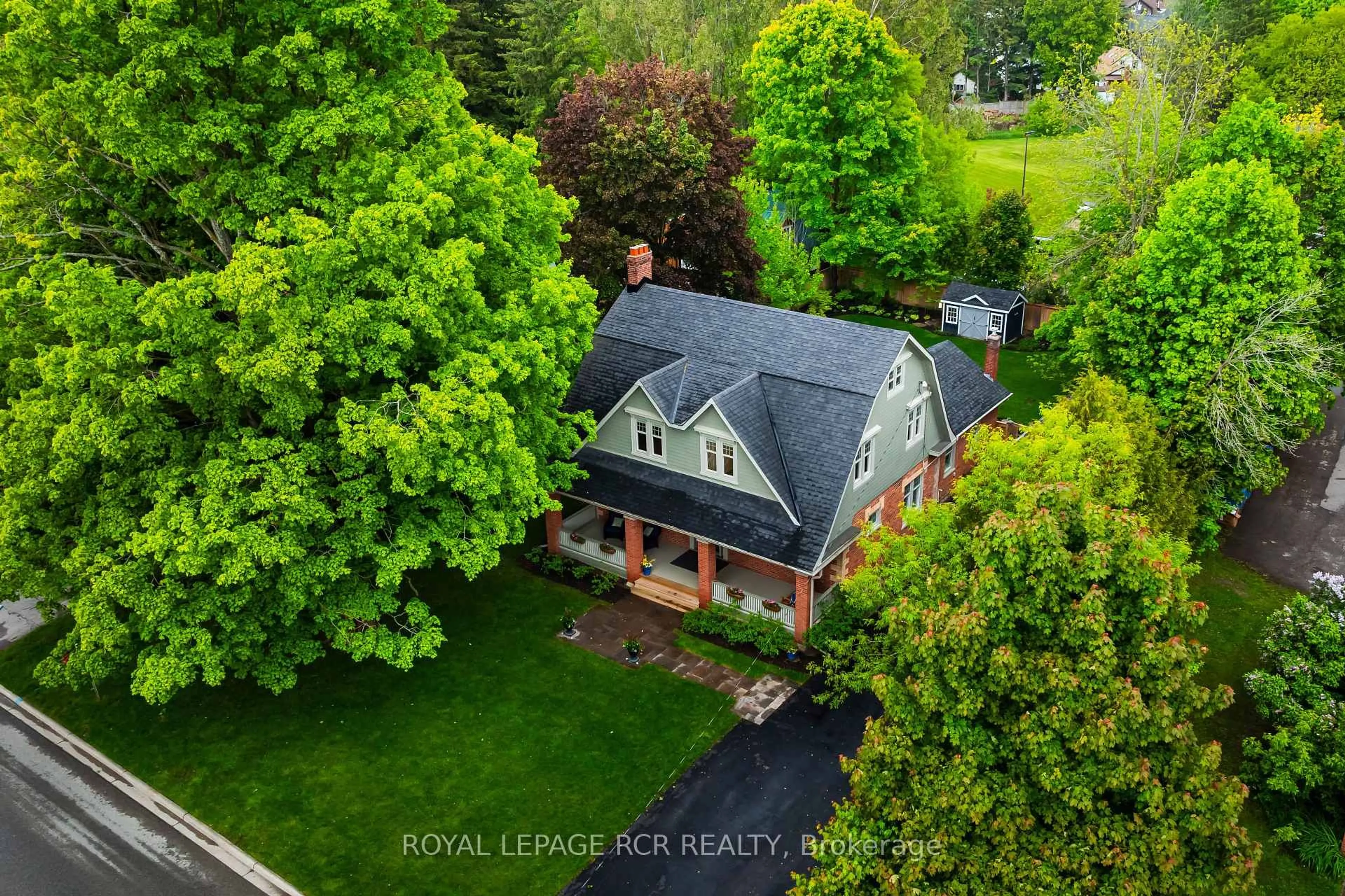 A pic from outside/outdoor area/front of a property/back of a property/a pic from drone, street for 56 Mill St, Orangeville Ontario L9W 2M7
