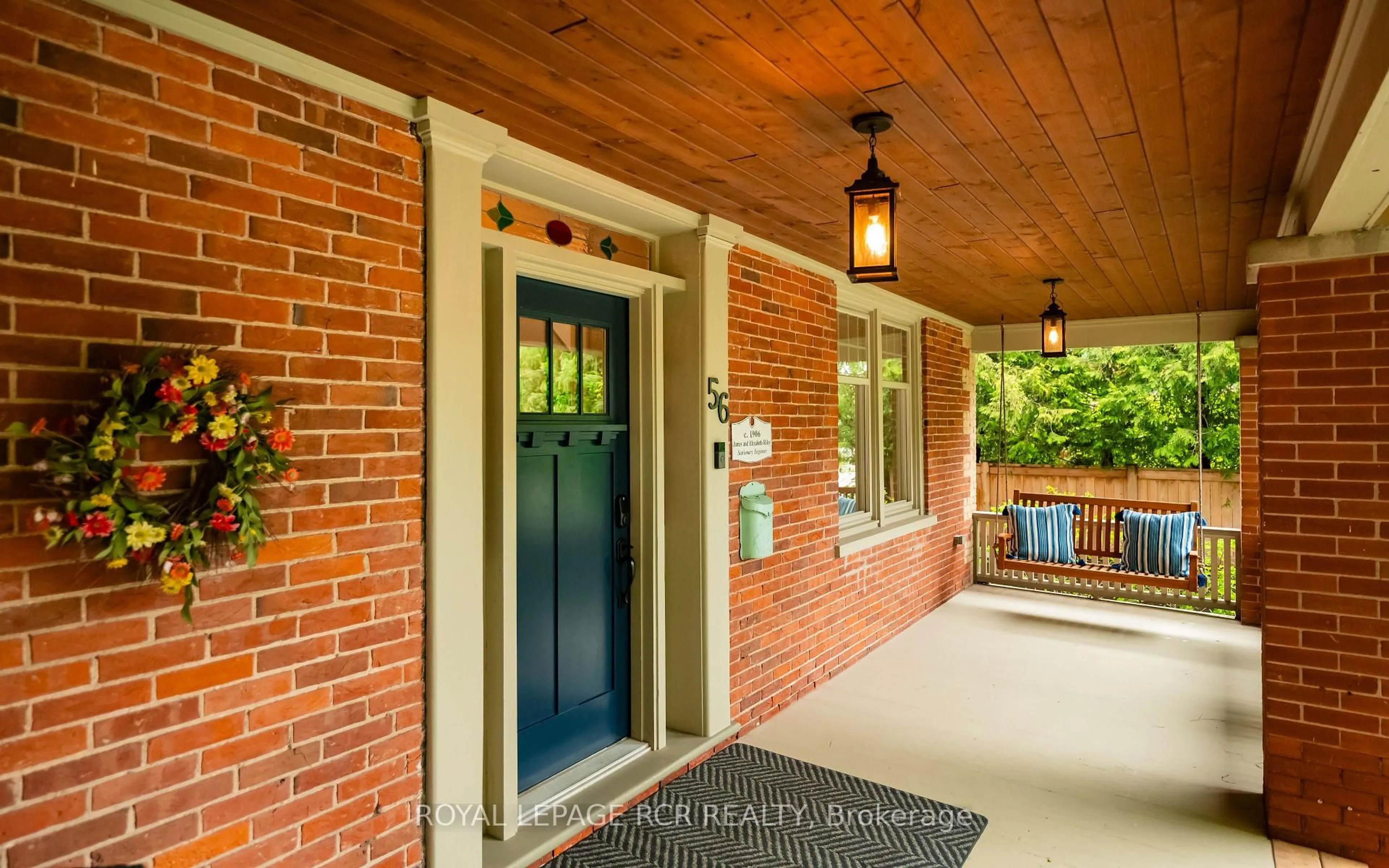 Indoor entryway for 56 Mill St, Orangeville Ontario L9W 2M7