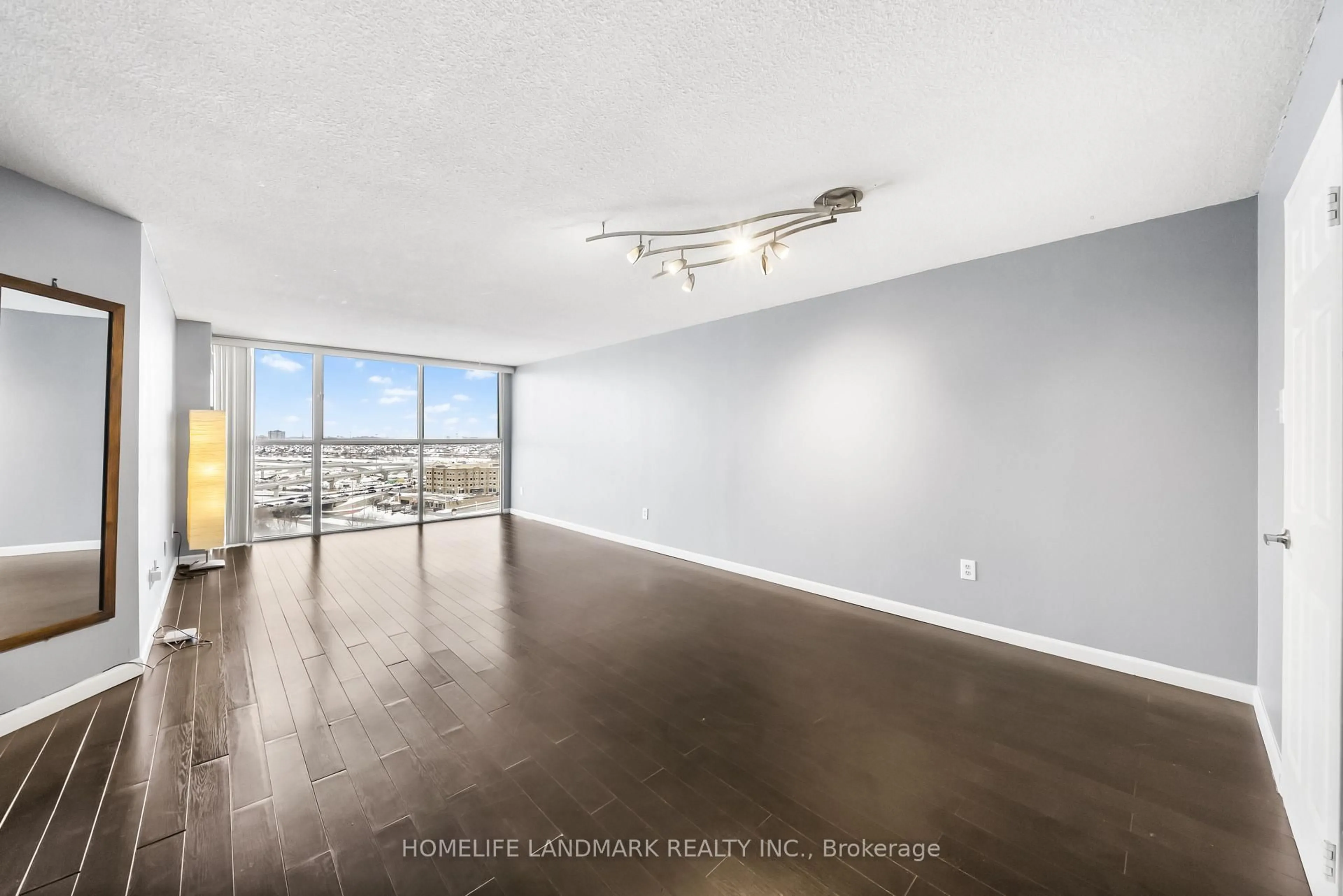 A pic of a room for 4185 Shipp Dr #1711, Mississauga Ontario L4Z 2Y8