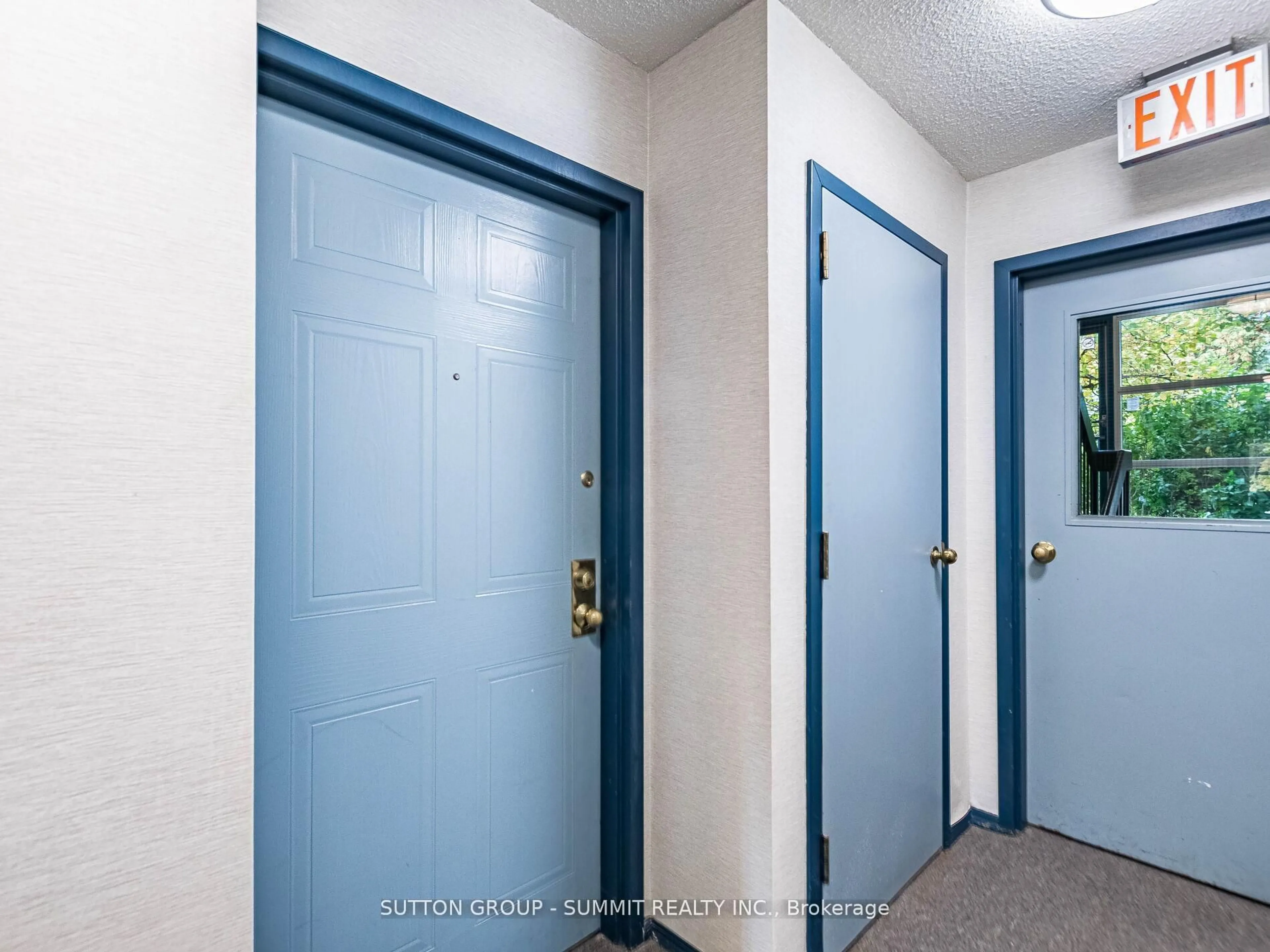 Indoor entryway for 95 Trailwood Dr #811, Mississauga Ontario L4Z 3L2