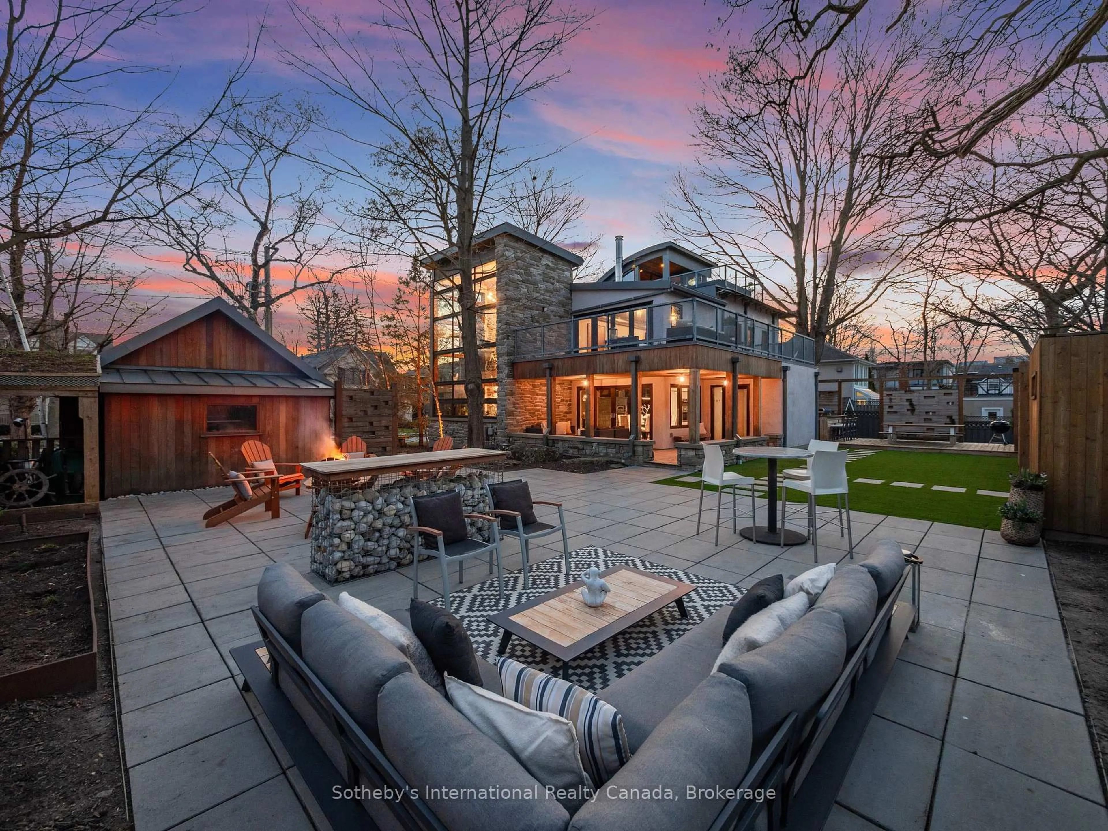 Patio, unknown for 55 Chisholm St, Oakville Ontario L6K 3H6