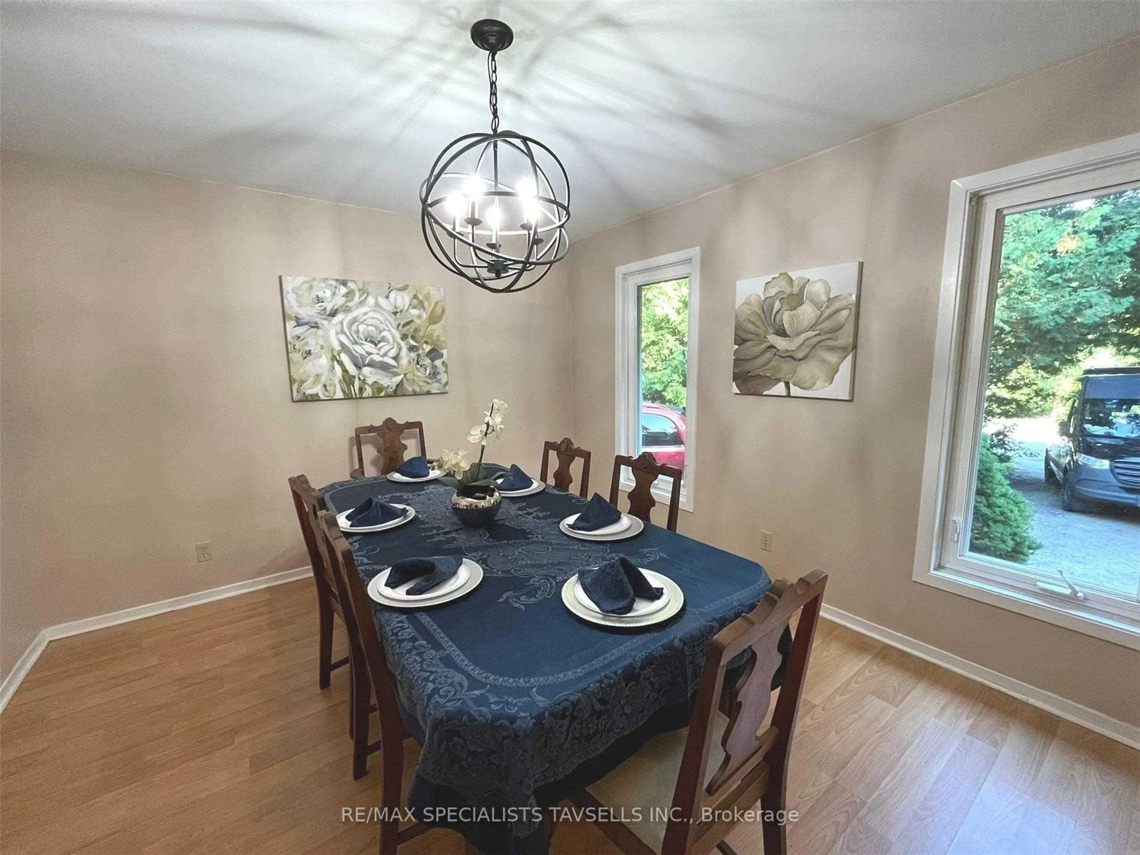 Dining room, unknown for 4 Sunshine Mountain Dr, Caledon Ontario L7C 0A1