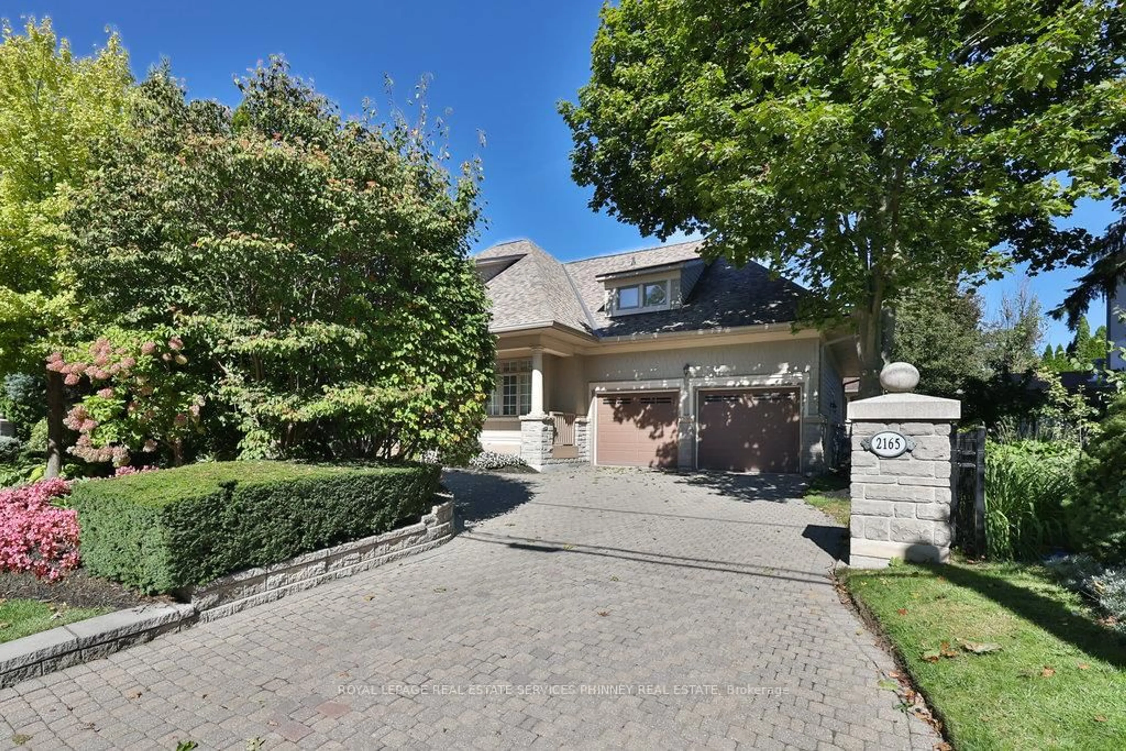 Unknown for 2165 Stavebank Rd #27, Mississauga Ontario L5C 1T3