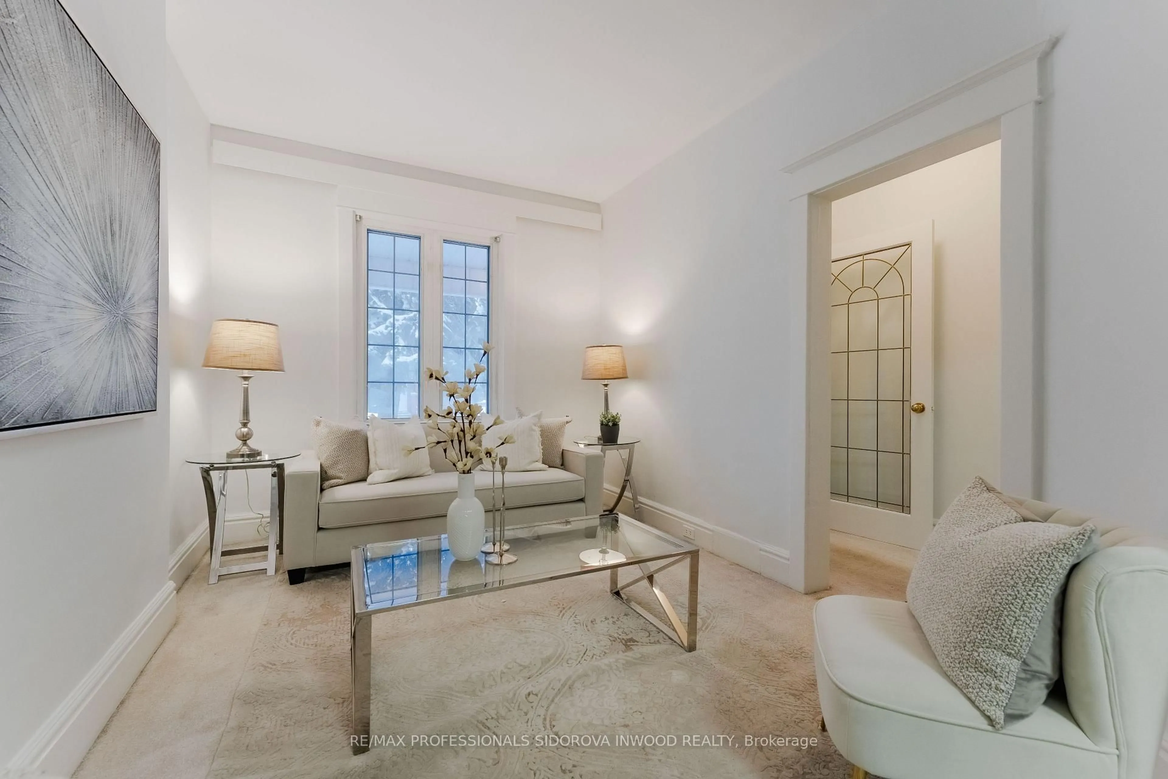 Living room with furniture, unknown for 33 Mapleview Ave, Toronto Ontario M6S 3A6