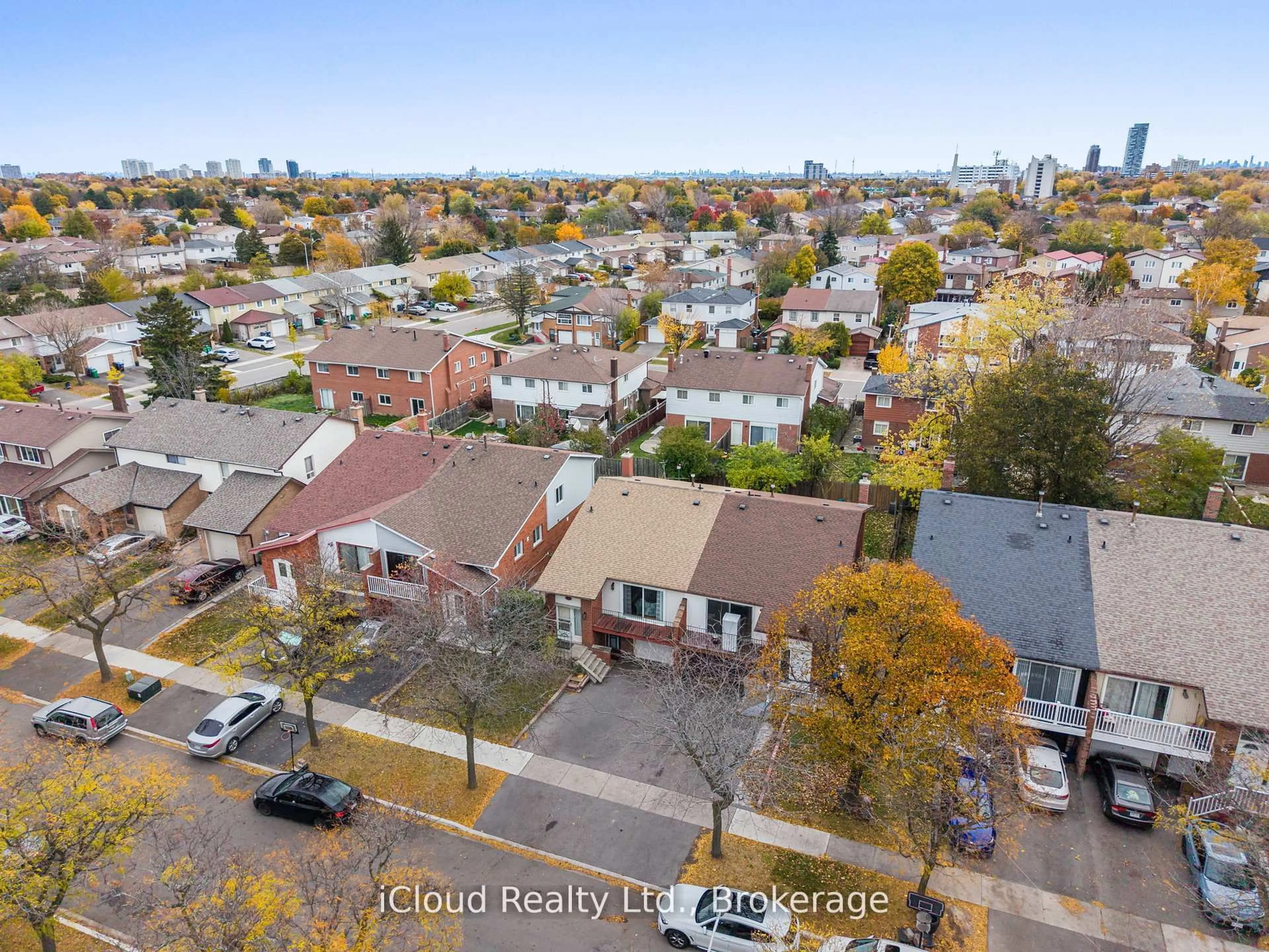 A pic from outside/outdoor area/front of a property/back of a property/a pic from drone, city buildings view from balcony for 35 Carter Dr, Brampton Ontario L6V 3N4