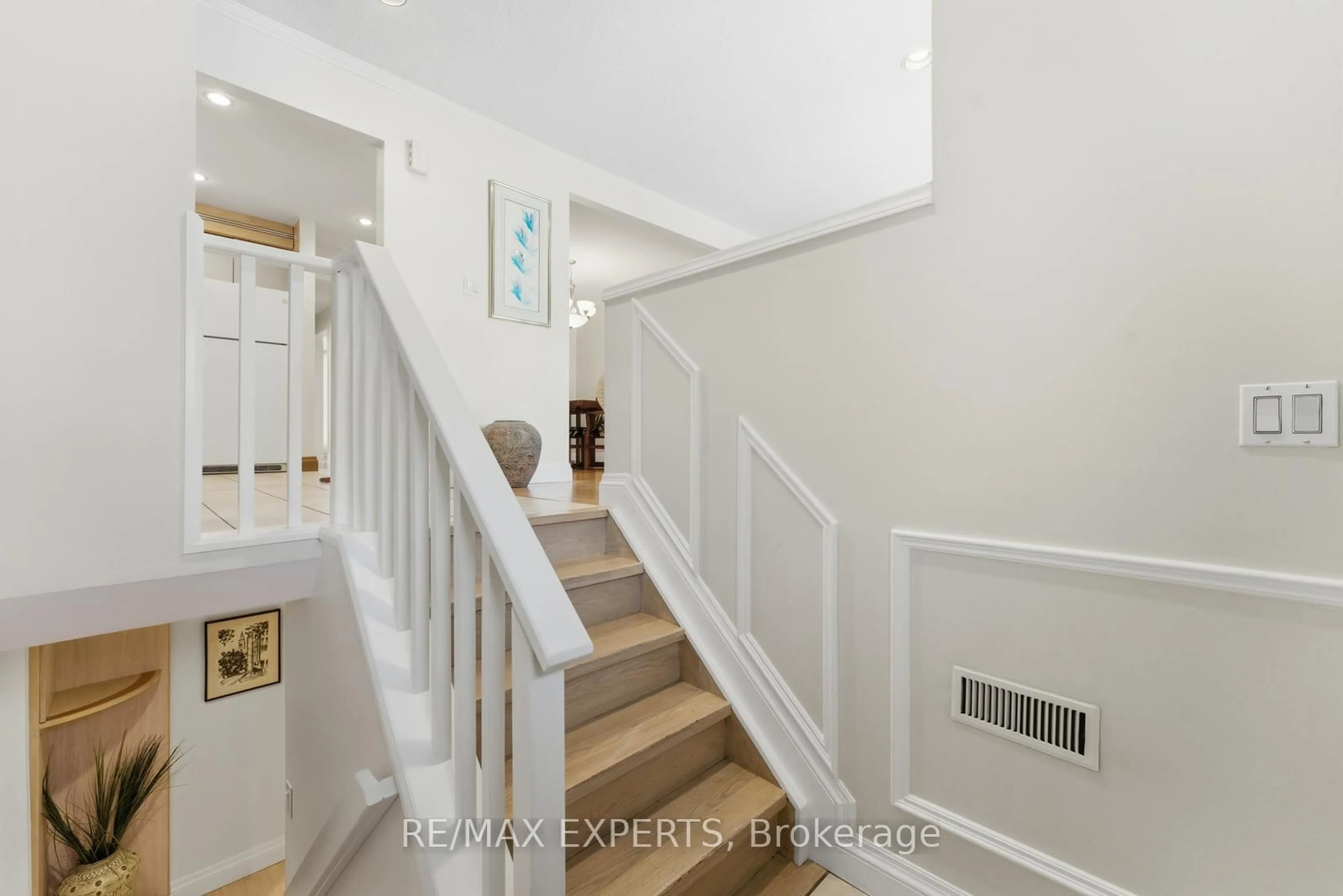 Unknown for 7124 Cadiz Cres, Mississauga Ontario L5N 1Y4