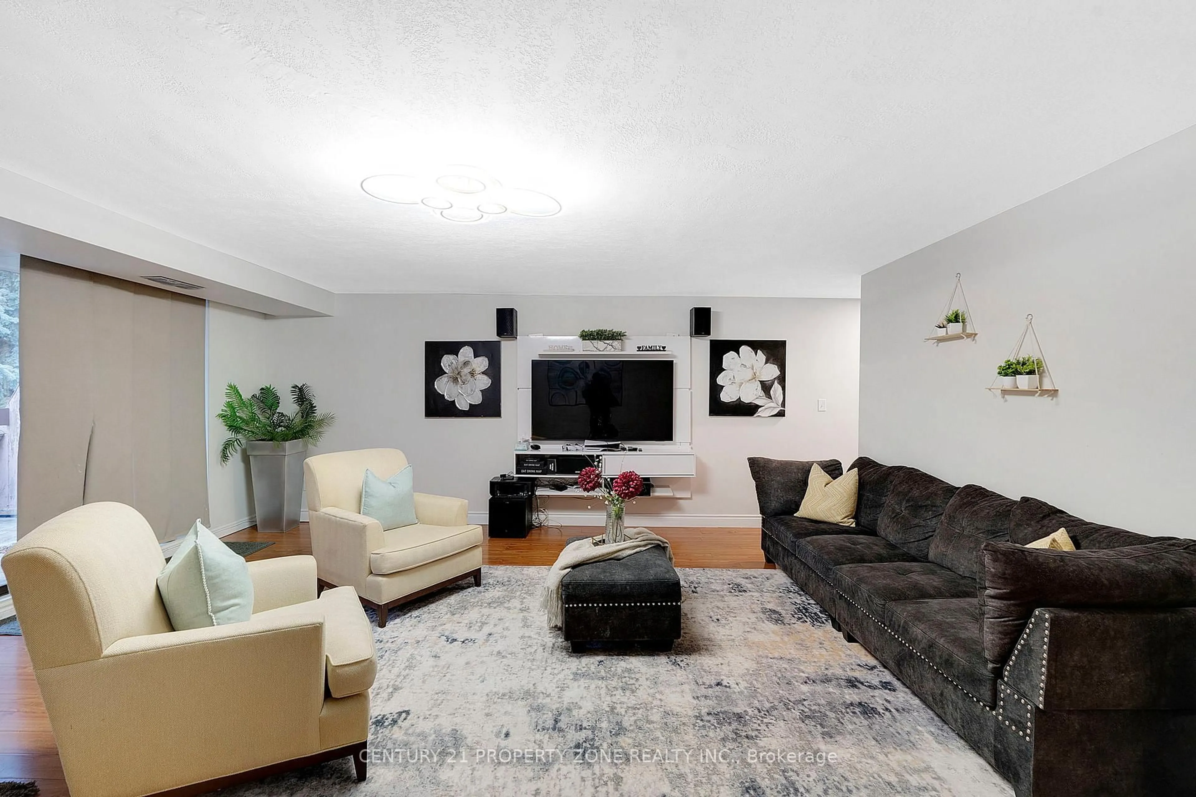 Living room with furniture, unknown for 1250 Mississauga Valley Blvd #152, Mississauga Ontario L5A 3R6