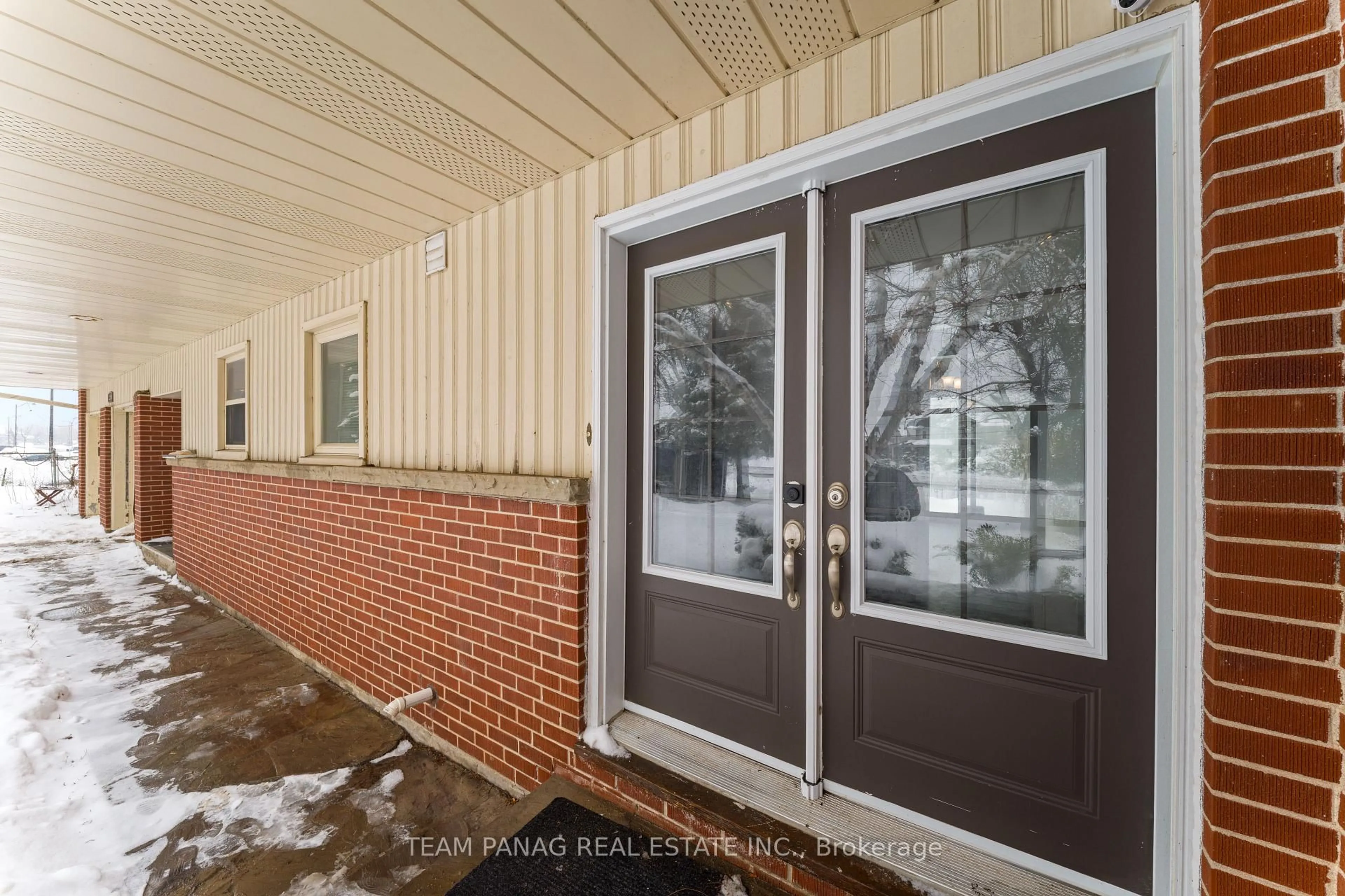 Indoor entryway for 3377 Mayfield Rd, Brampton Ontario L6Z 0A2