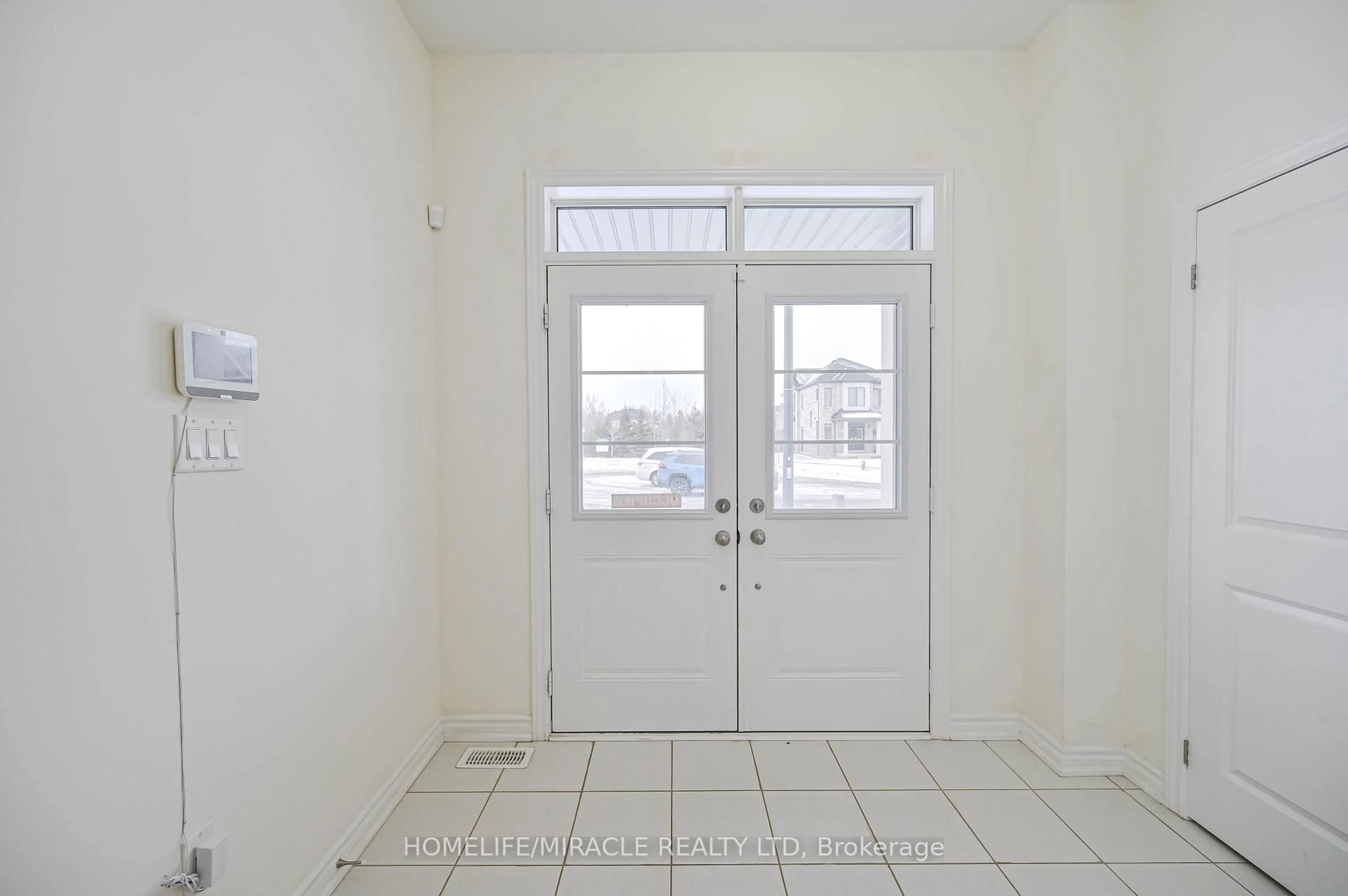 Indoor entryway for 42 Truffle Crt, Brampton Ontario L7A 5A6