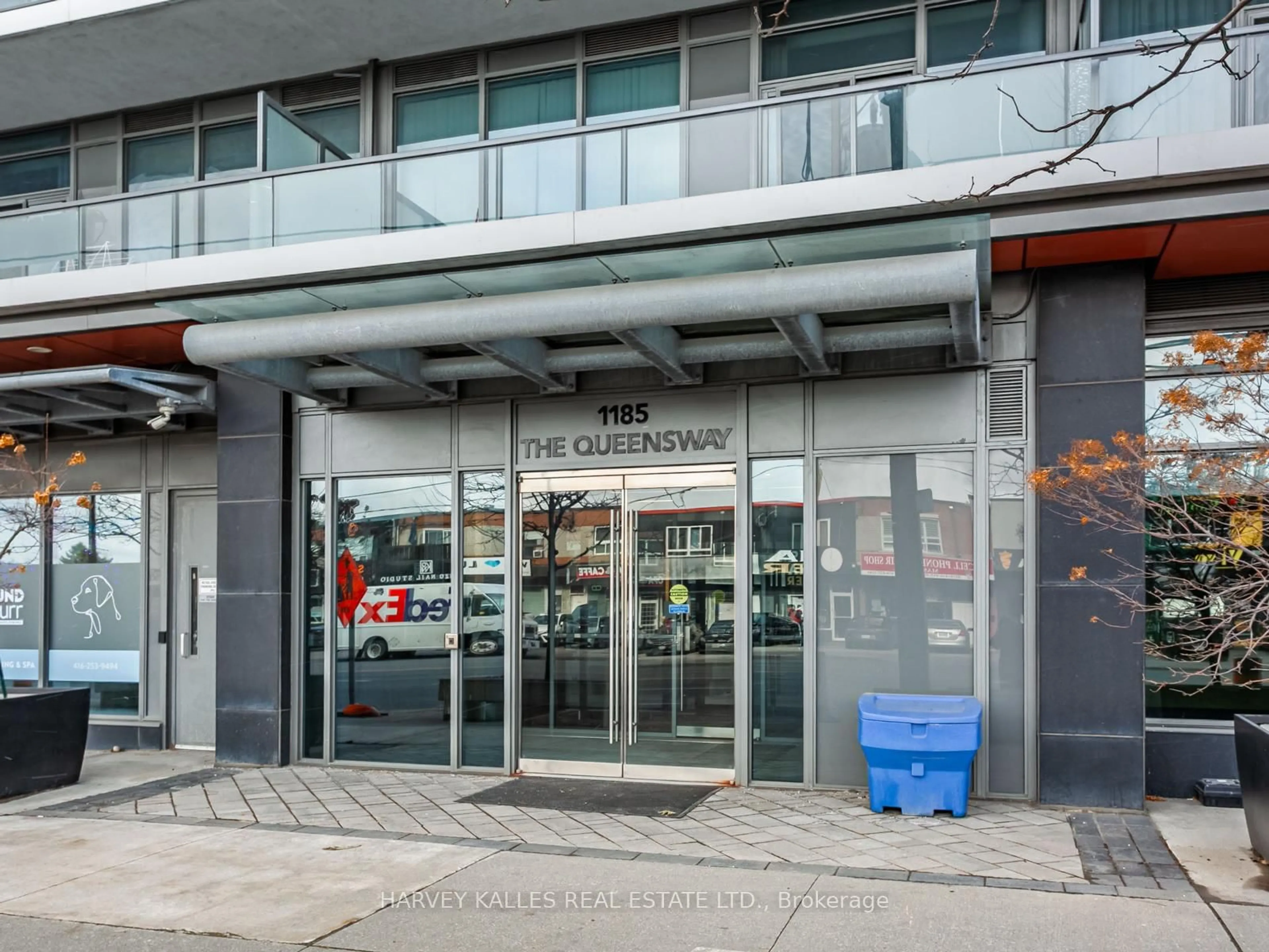 Indoor foyer for 1185 The Queensway Ave #303, Toronto Ontario M8Z 0C6