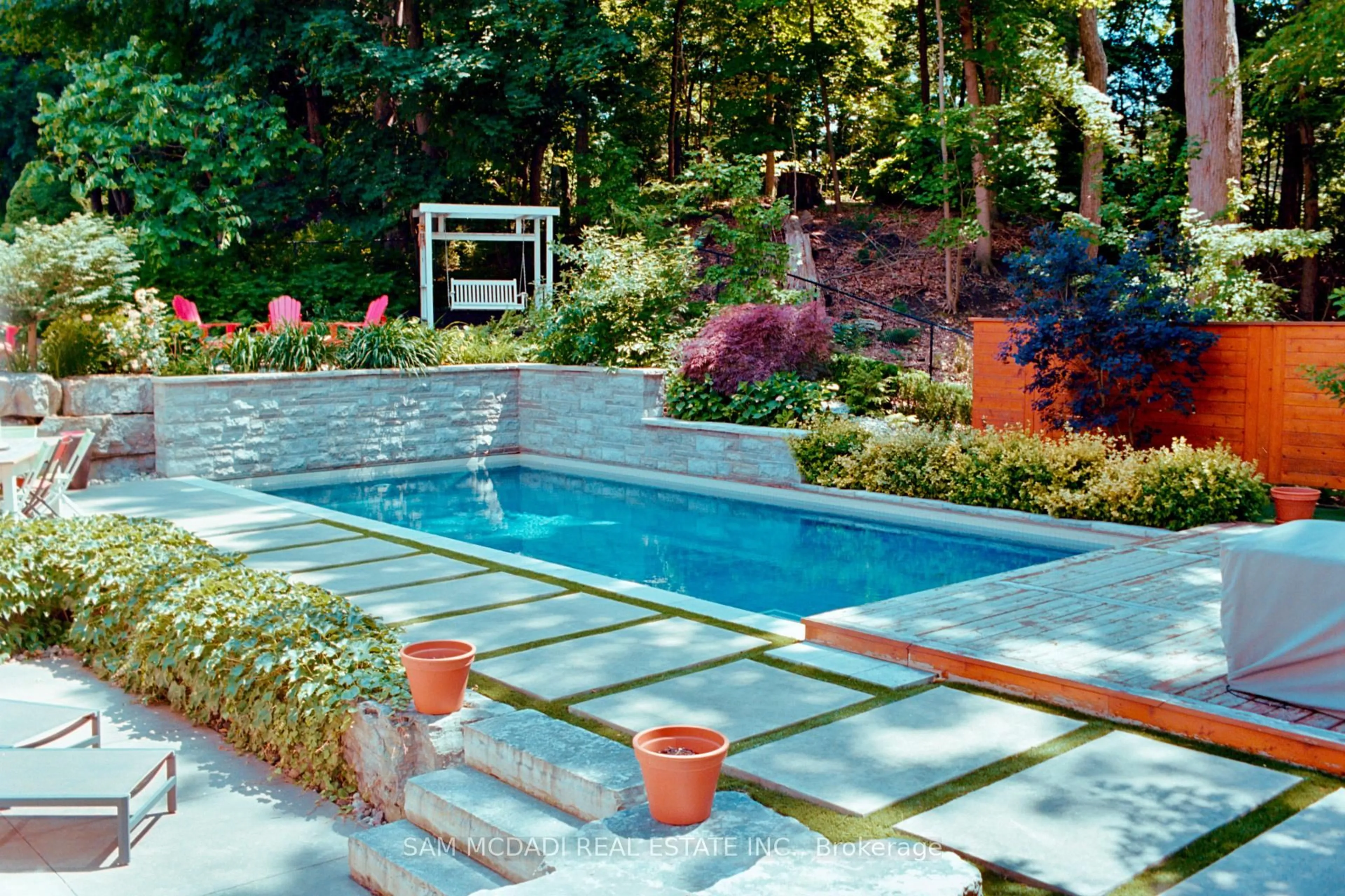 Pool for 1286 Woodeden Dr, Mississauga Ontario L5H 2T6