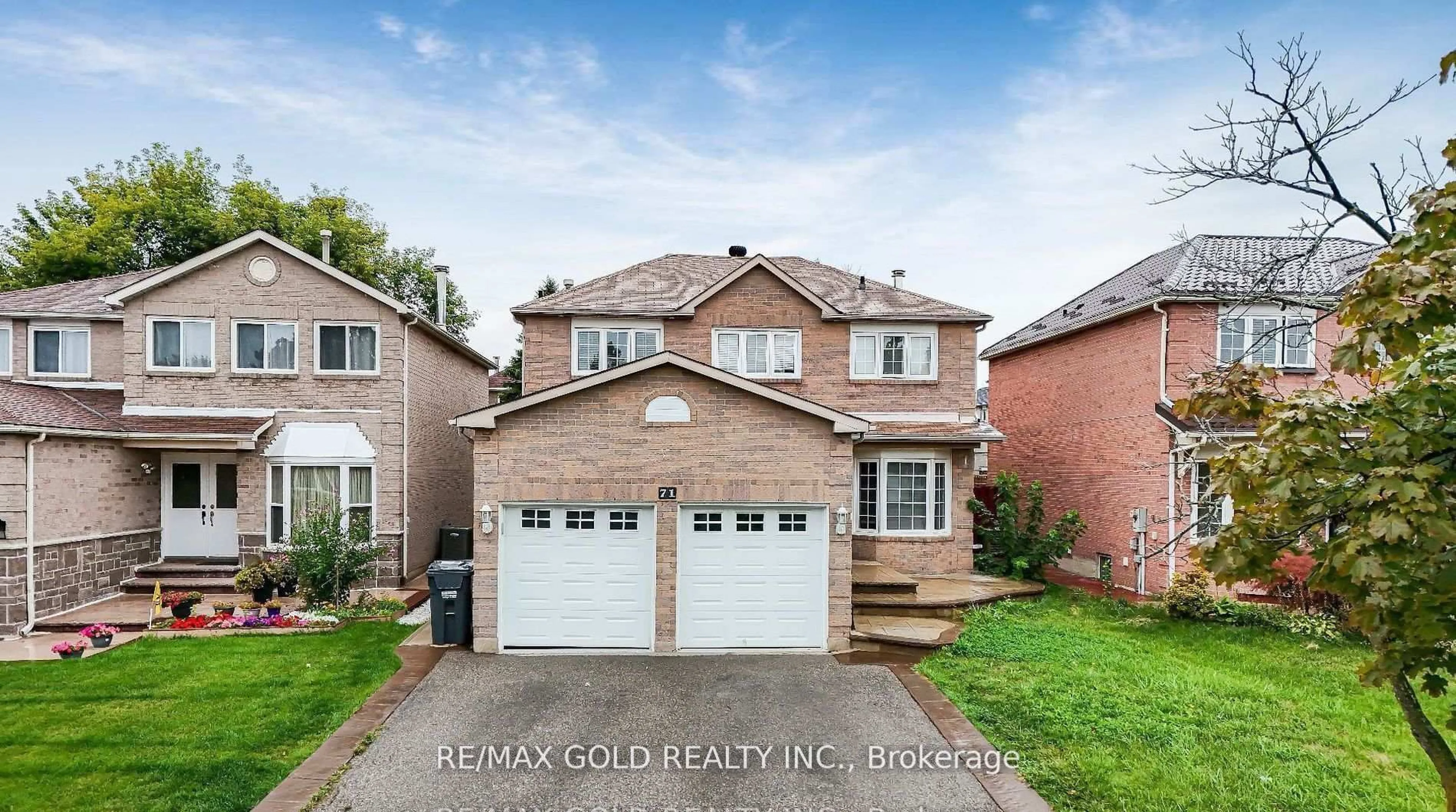 Home with brick exterior material, street for 71 Ravenswood Dr, Brampton Ontario L6Y 4A1