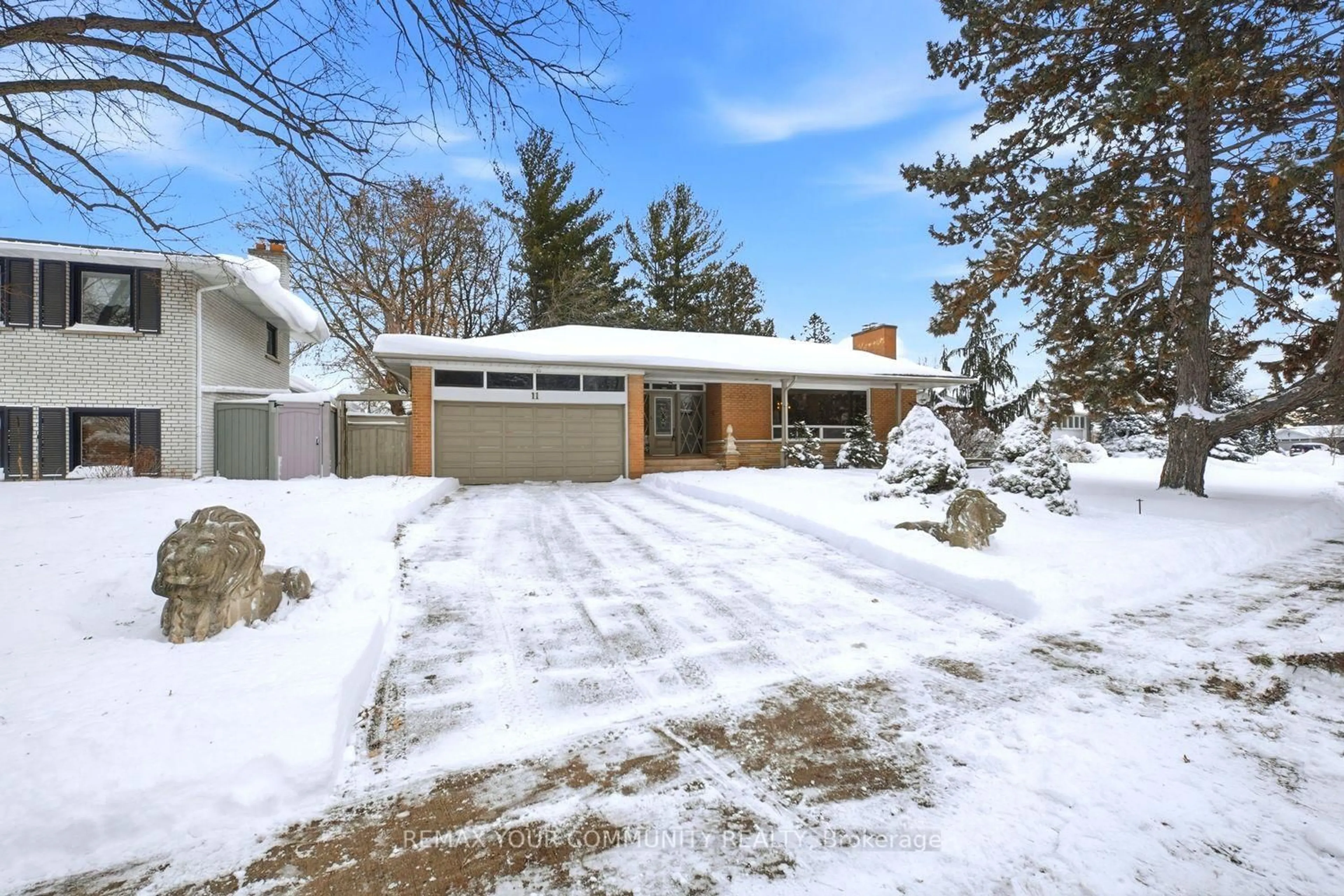 Unknown for 11 Grovetree Rd, Toronto Ontario M9V 2Y1